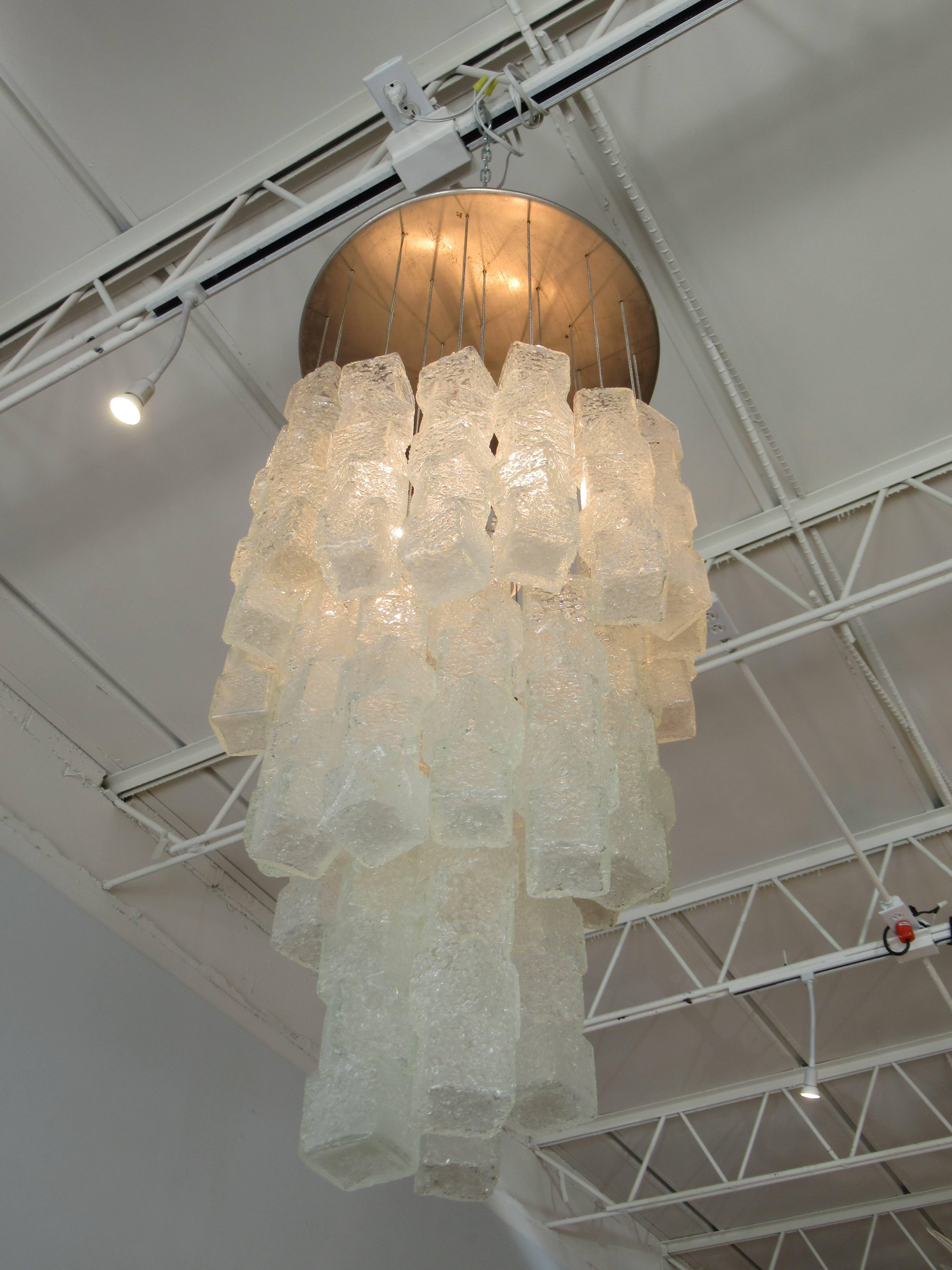 Italian Modern Hand Blown Glass Ice Cube Chandelier, Mazzega In Excellent Condition For Sale In Hollywood, FL