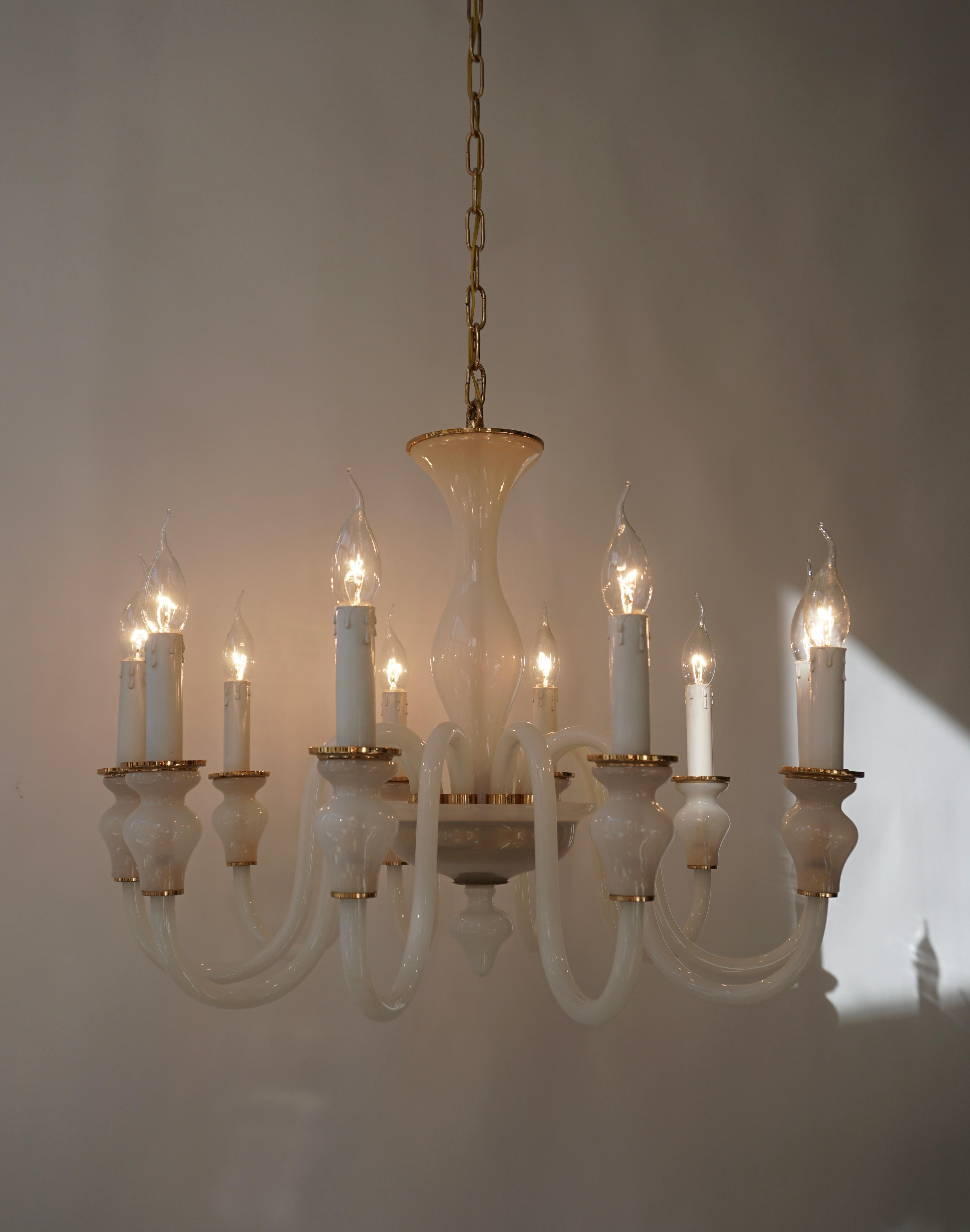 Italian Modern Hand Blown White and Gold Murano Glass Chandeliers For Sale 4