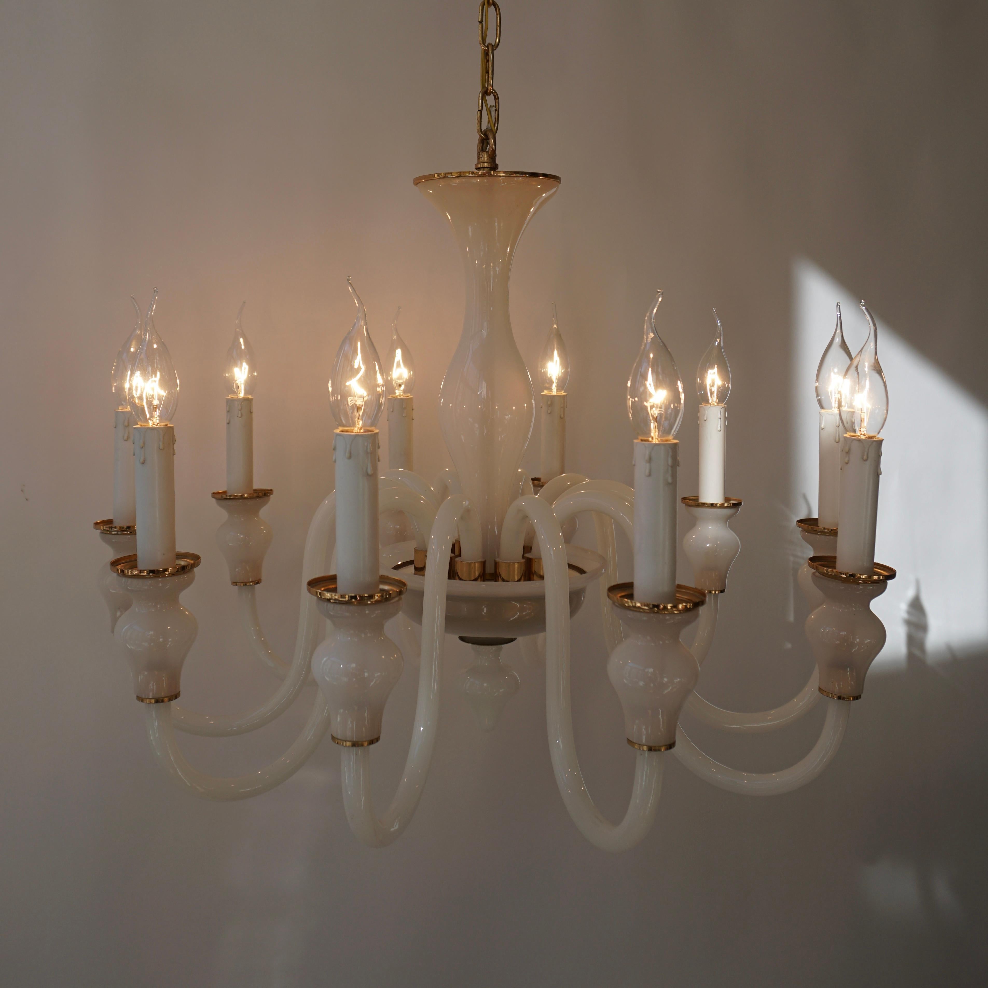 Italian Modern Hand Blown White and Gold Murano Glass Chandeliers For Sale 3