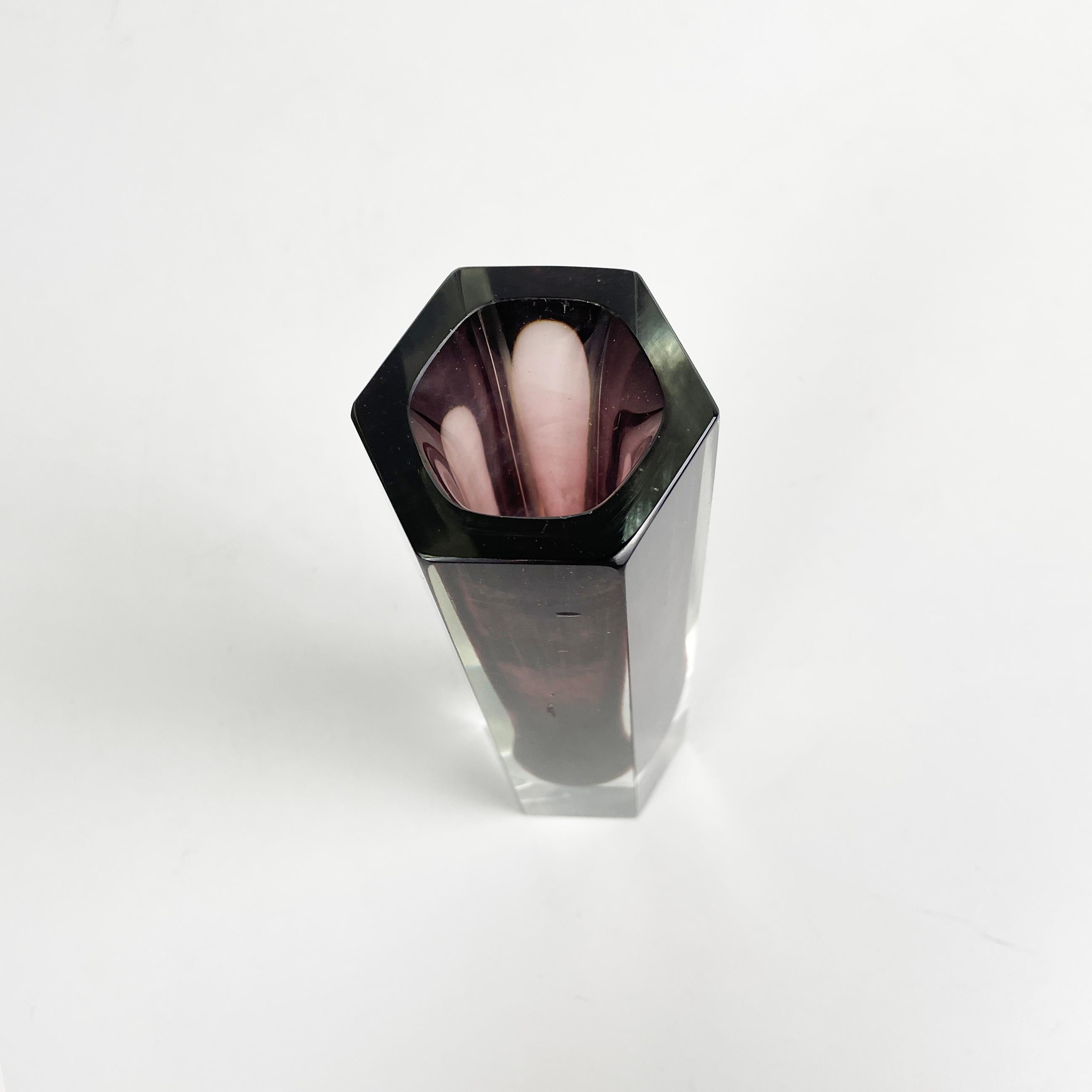 Italian modern Hexagonal burgundy Murano glass vase by i Sommersi series, 1970s In Good Condition For Sale In MIlano, IT