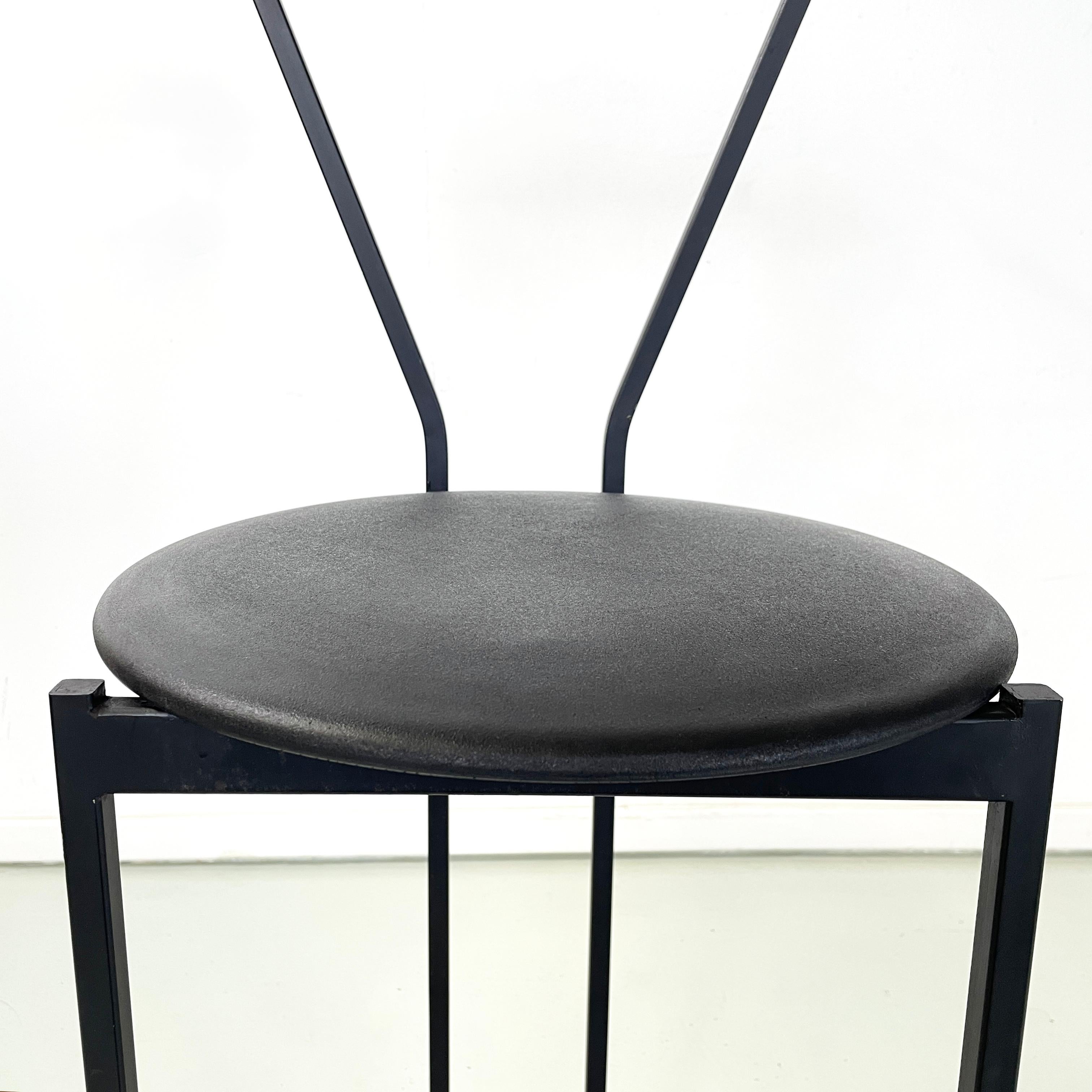 Italian modern high stool in black metal and rubber, 1980s For Sale 4