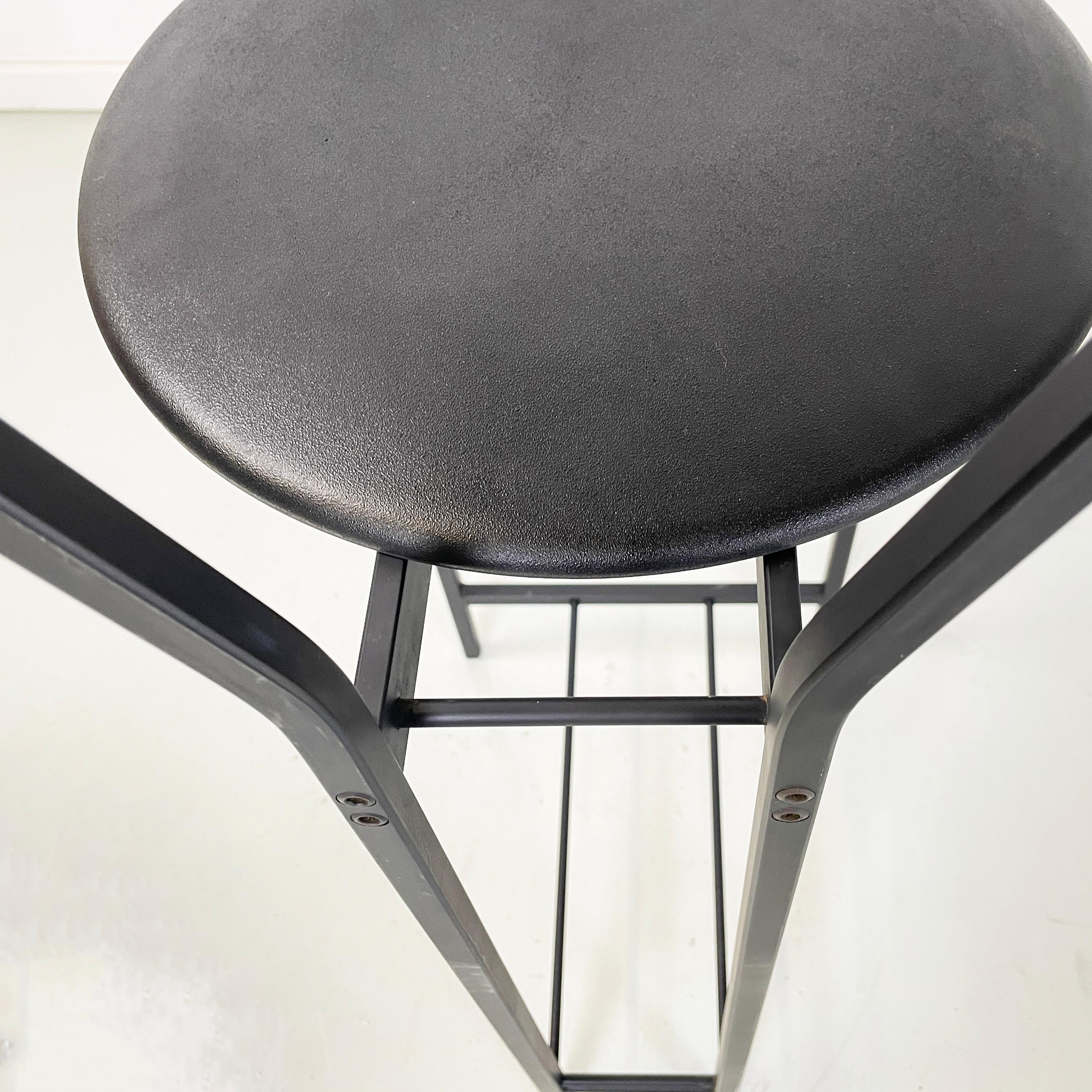 Italian modern high stool in black metal and rubber, 1980s For Sale 8
