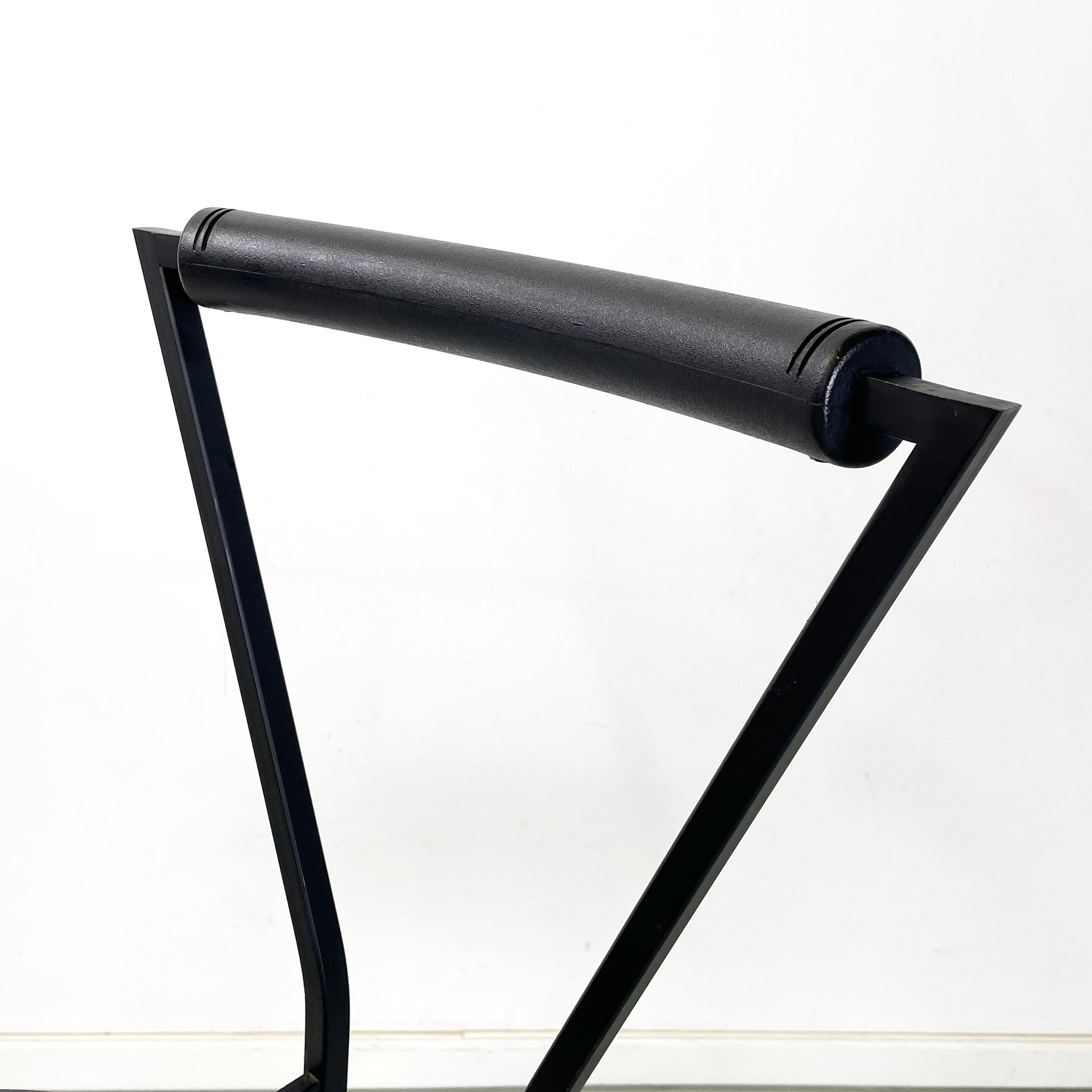 Italian modern high stool in black metal and rubber, 1980s For Sale 2