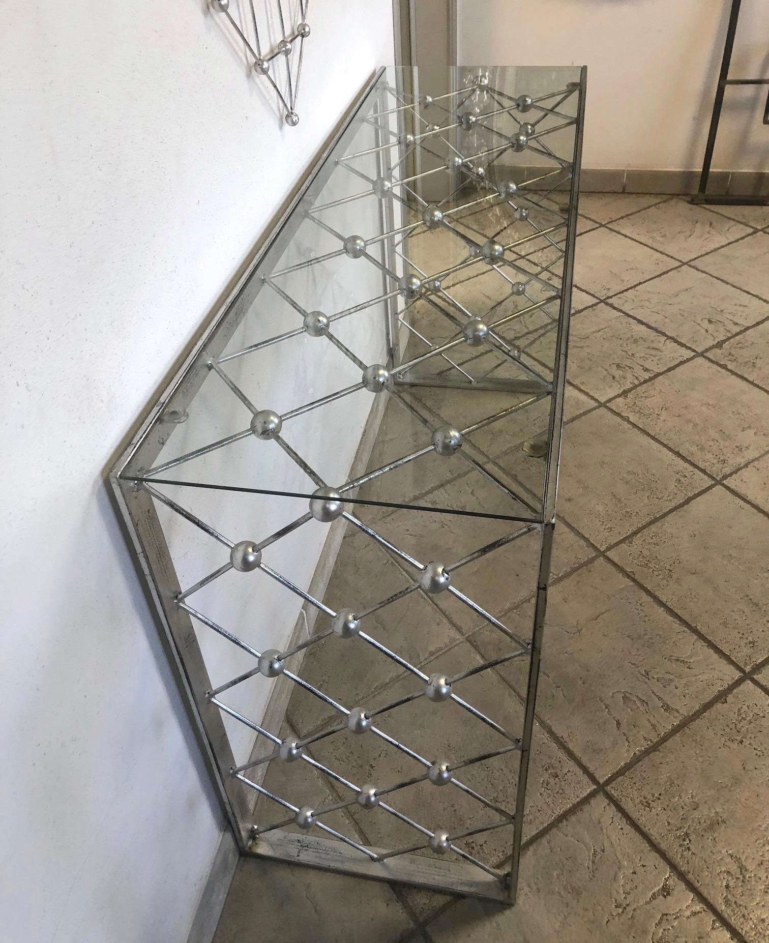 Italienisches modernes Industriedesign Criss Cross Laubsägearbeit Eisen Konsole / Eingangstisch (Brutalismus) im Angebot