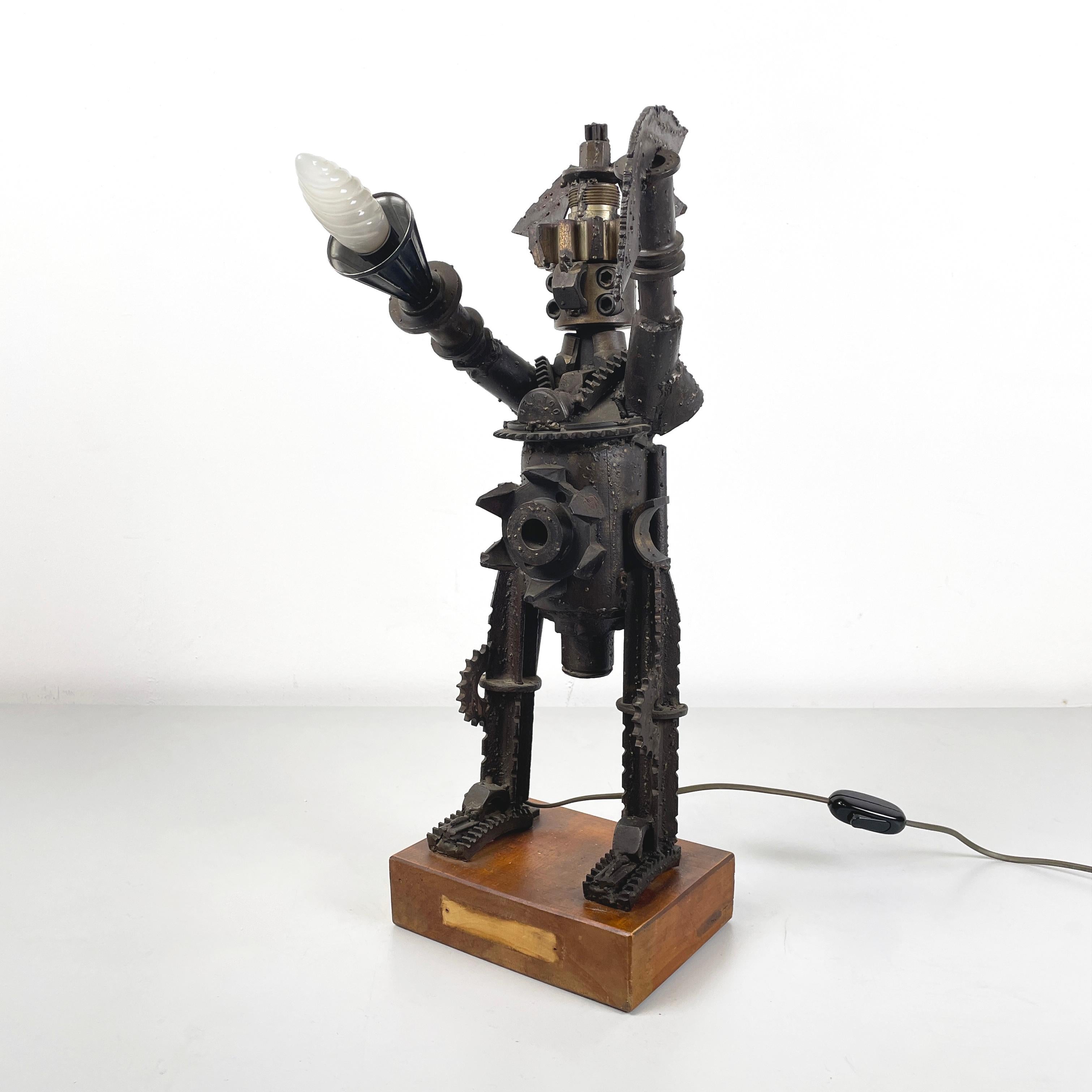 Moderne Sculpture humaine moderne italienne en métal fusionné, années 1980 en vente