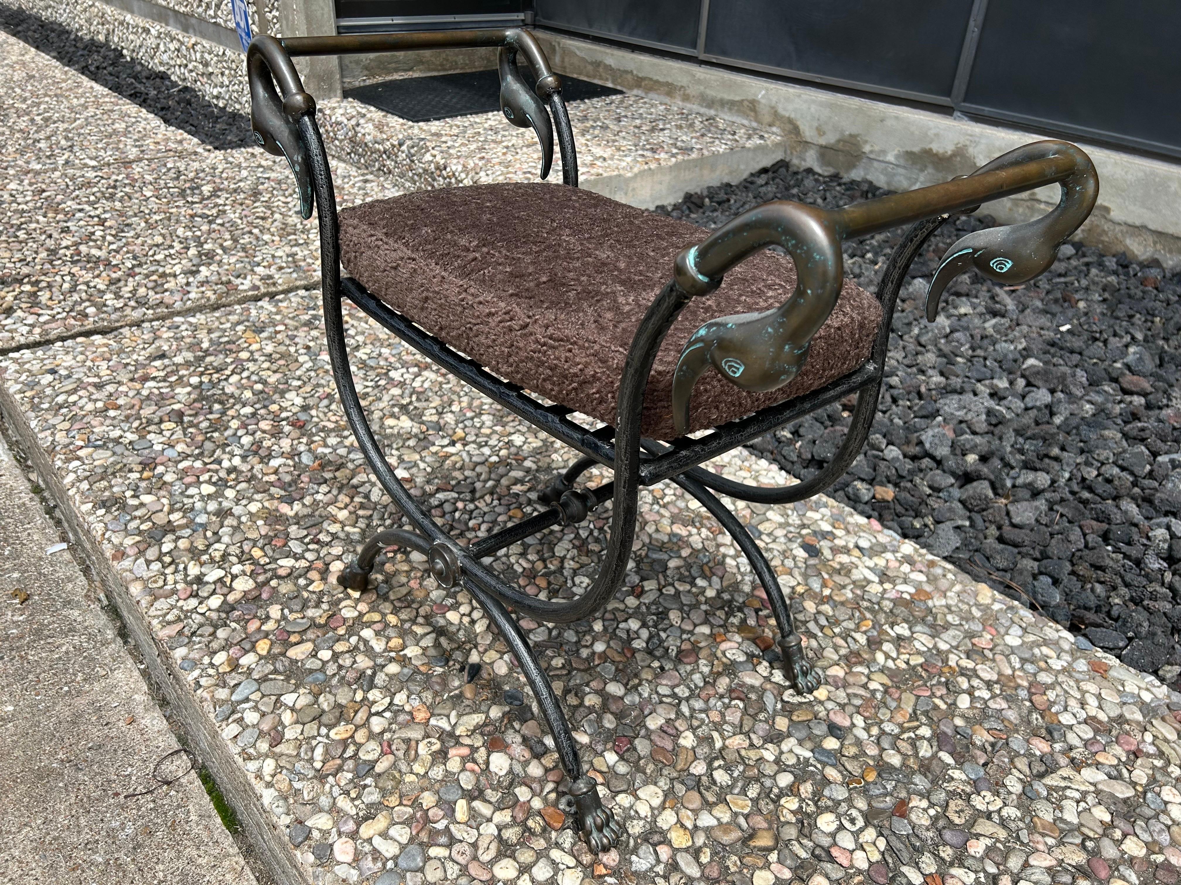 Banc moderne italien en fer et bronze en vente 4