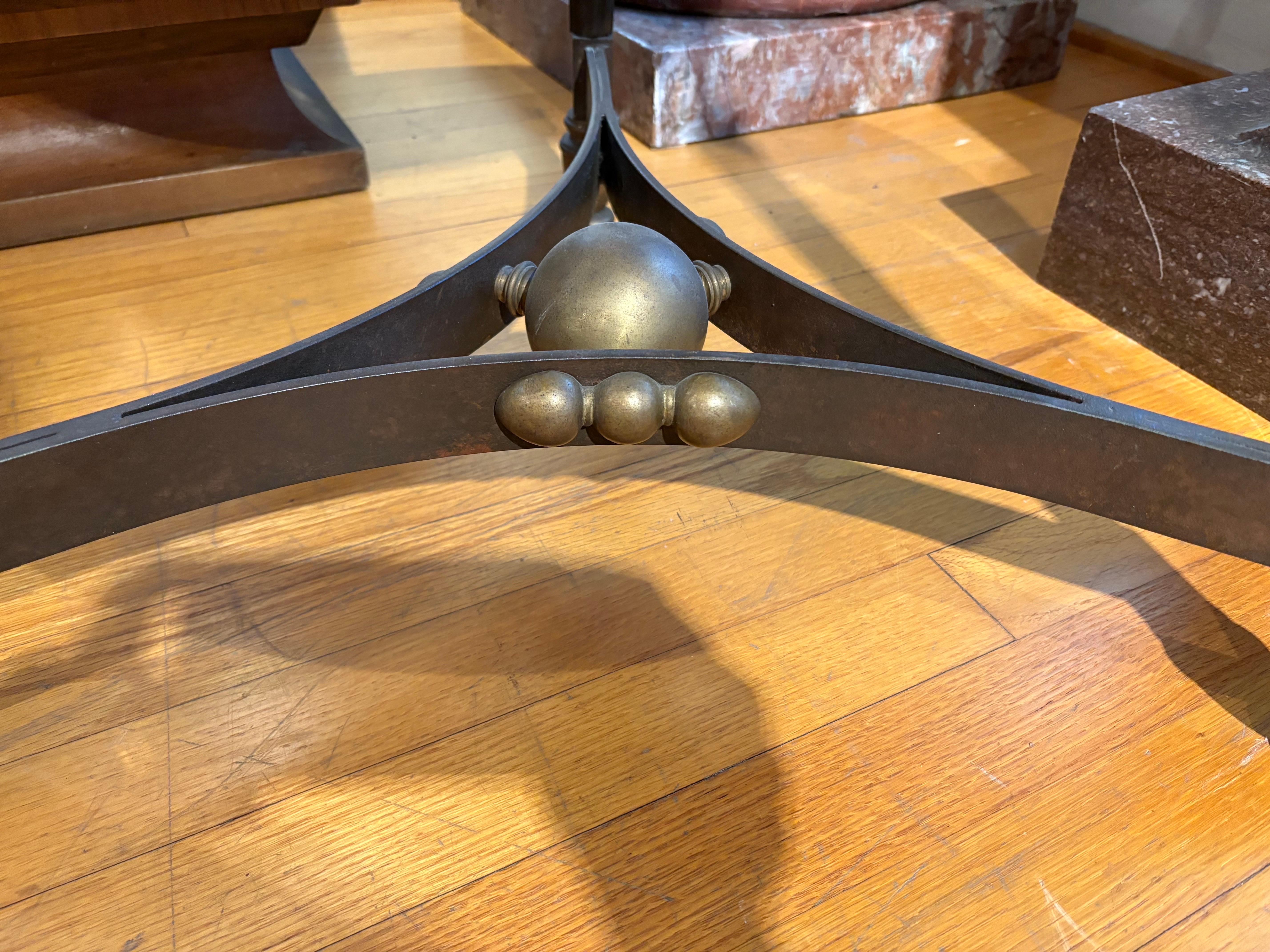italien Italian Modern Iron And Bronze Table en vente