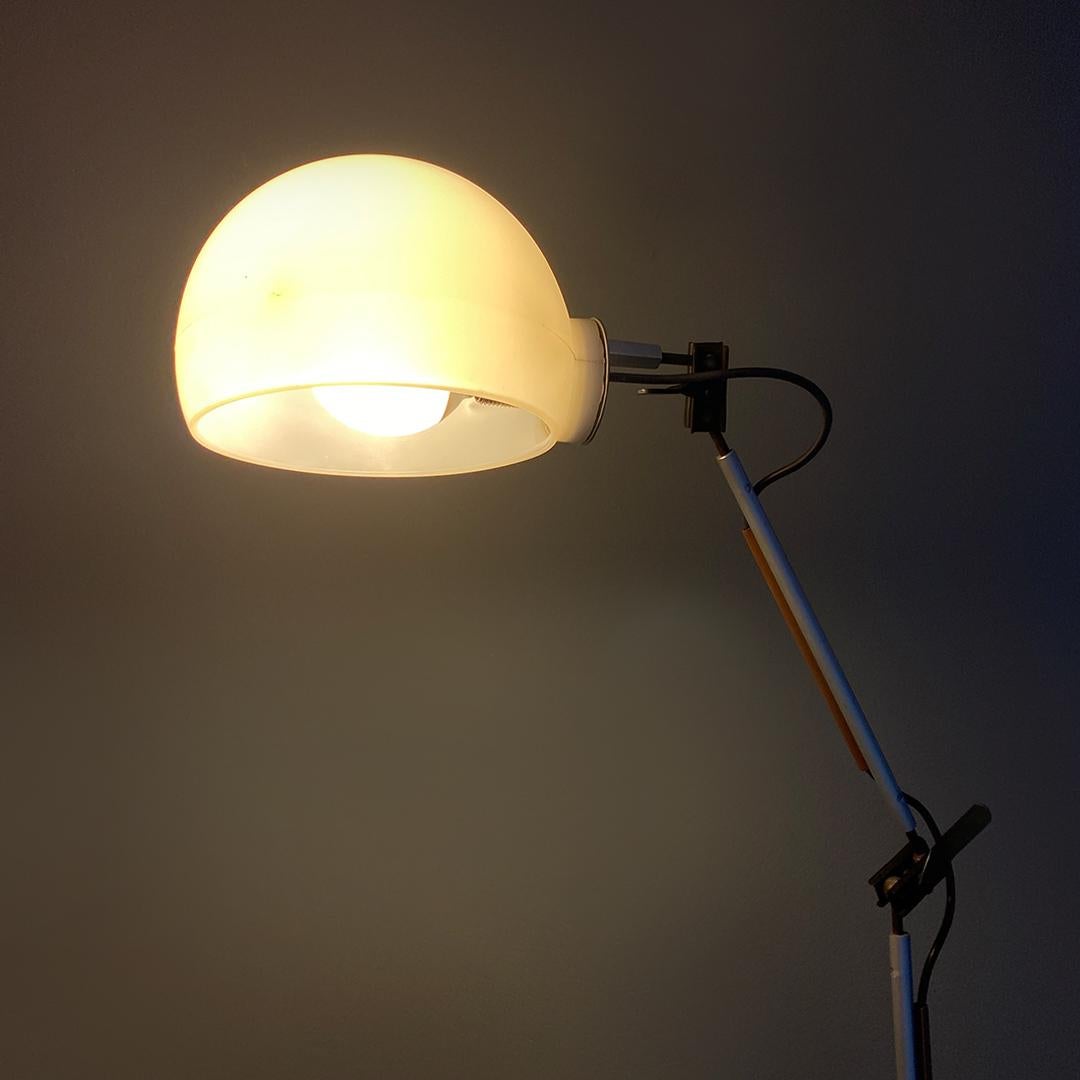 Italienisches modernes Aggregato aus Eisen-Metall Kunststoff  Lampe von Enzo Mari Artemide, 1970er-Jahre im Angebot 2