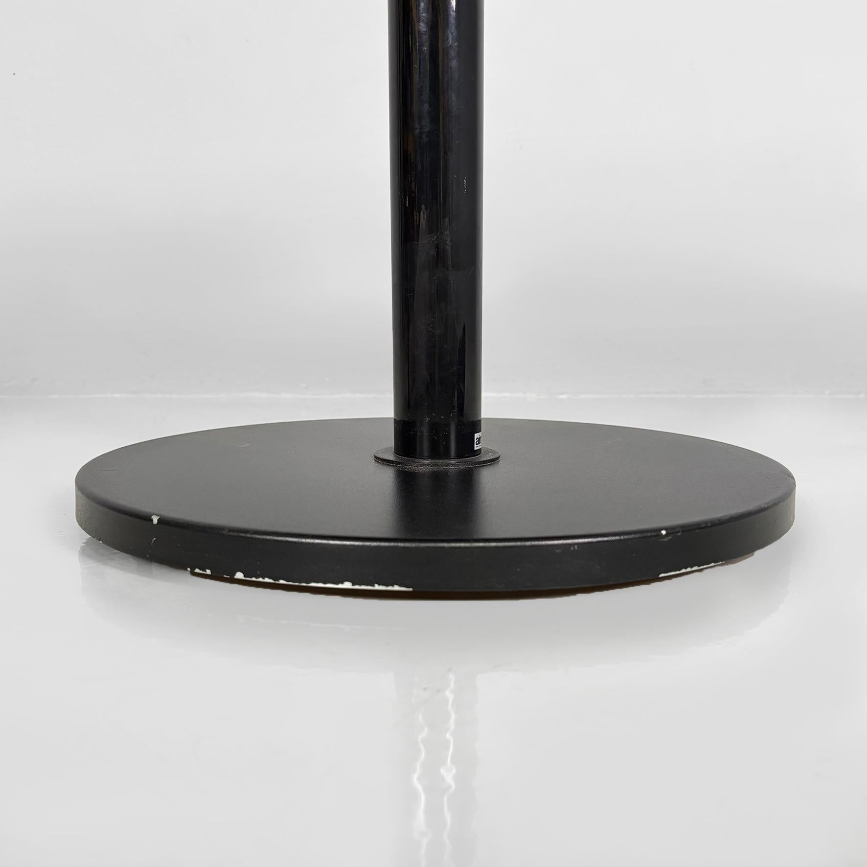 Table basse ronde en fer moderne italienne par Forme e Funzioni pour Airon, années 1980. en vente 7