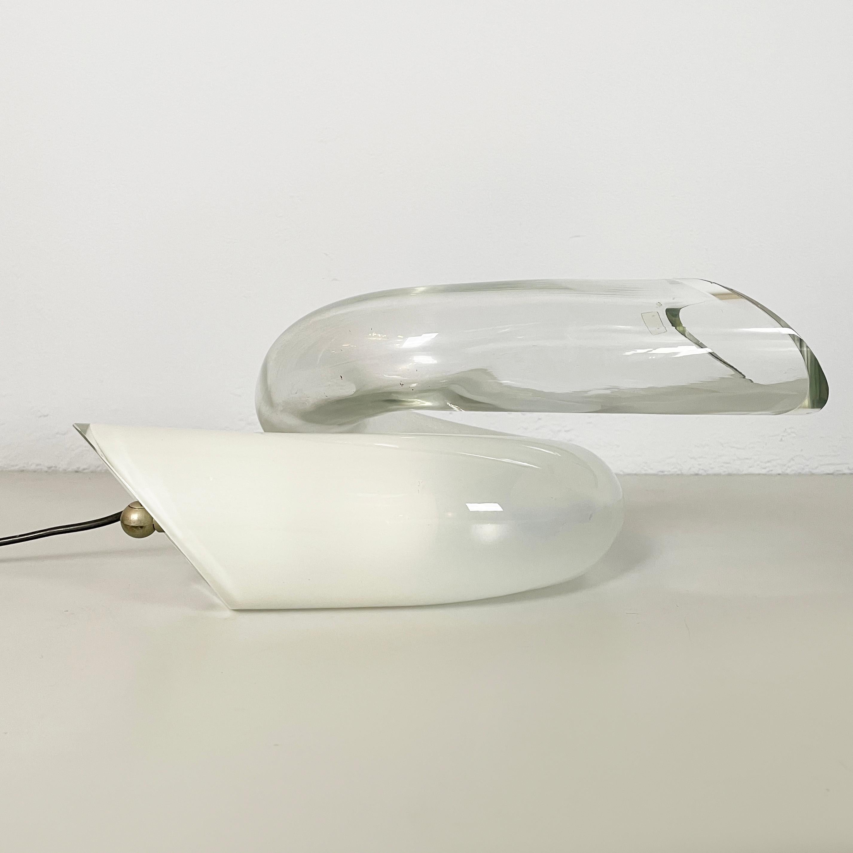 Lampe de table nouée moderne italienne en verre opalin et transparent, 1980 en vente 3