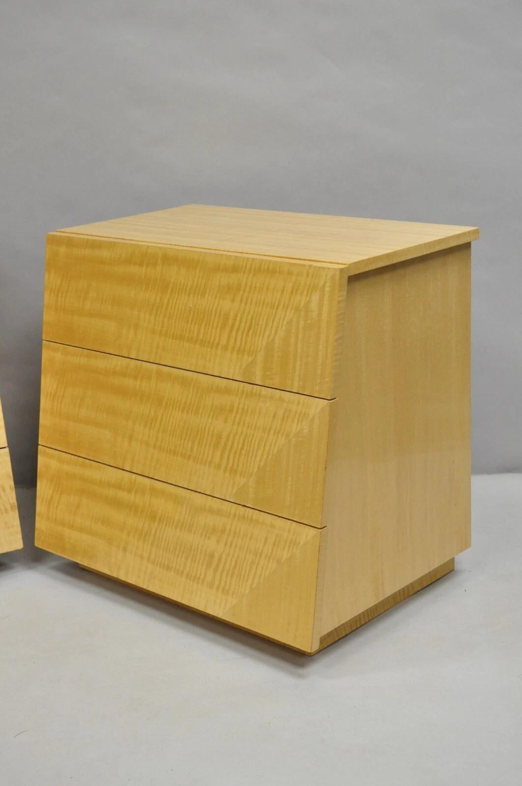 Paire de tables de nuit italiennes modernes en bois blond laqué de Giorgio Collection en vente 4