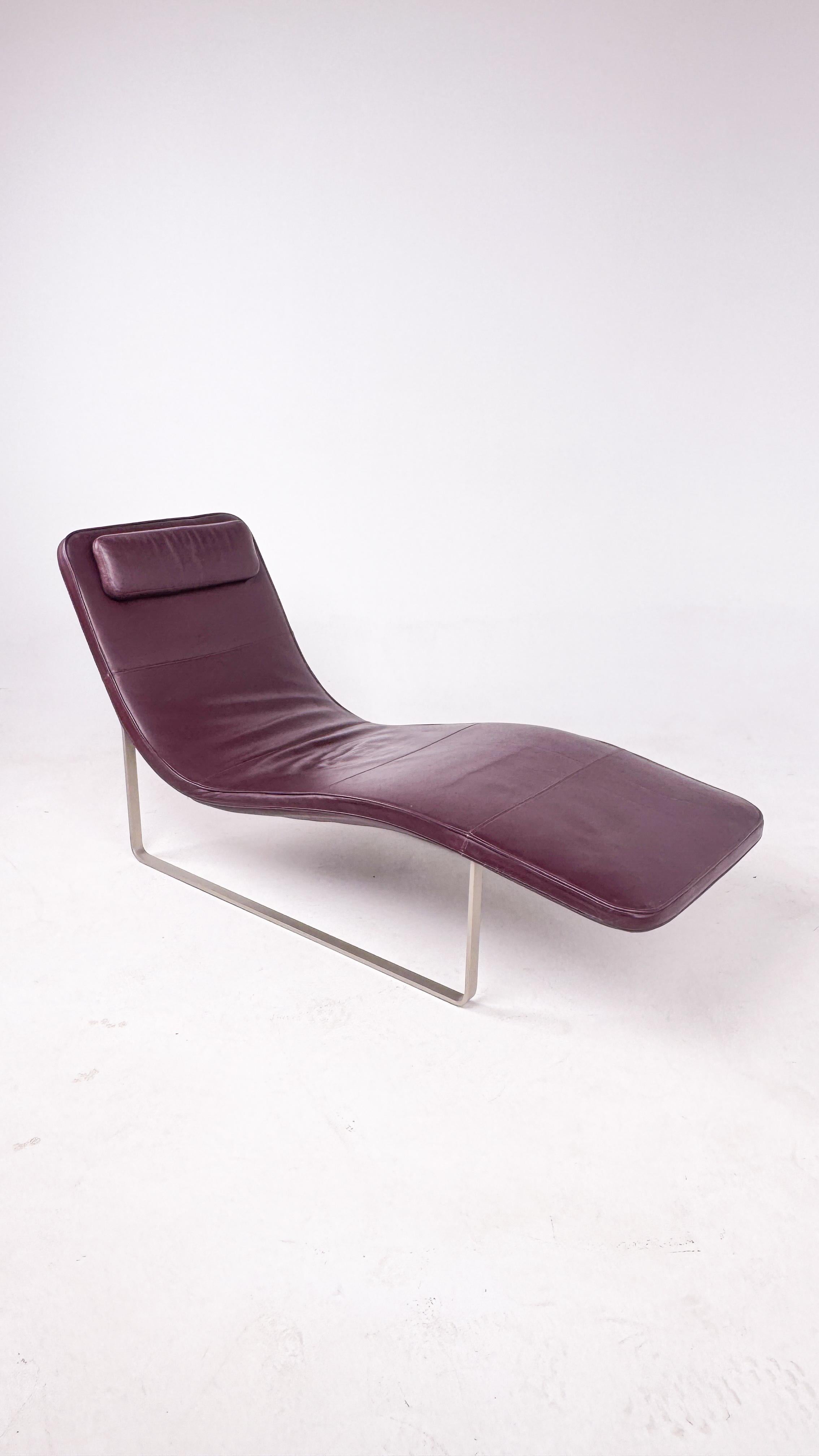 Chaise longue en cuir Landscape, conçue par Jeffrey Bernett pour B&B Italia

Cette chaise longue iconique en cuir, conçue par Jeffrey Bernett pour B&B Italia, allie parfaitement l'élégance, le confort et le design moderne. Avec ses lignes fluides et