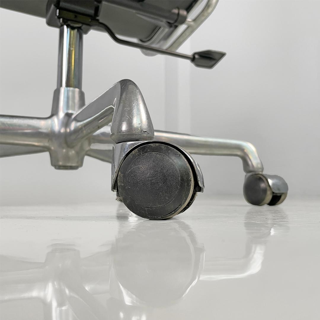 Italian modern leather office chair by Charles and Ray Eames for ICF, 1970s im Angebot 4