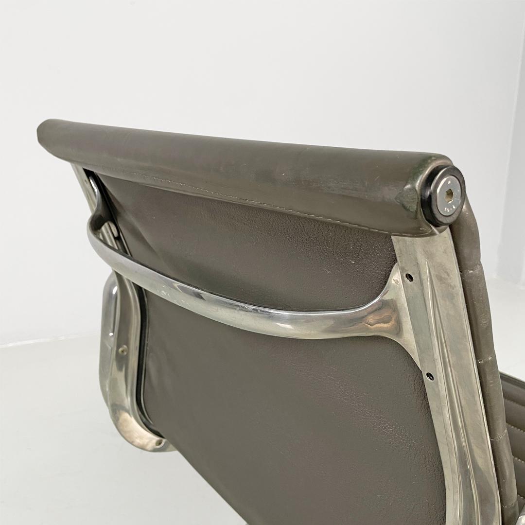 Italian modern leather office chair by Charles and Ray Eames for ICF, 1970s im Angebot 12
