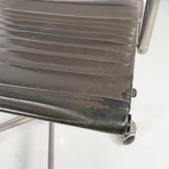 Italian modern leather office chair by Charles and Ray Eames for ICF, 1970s