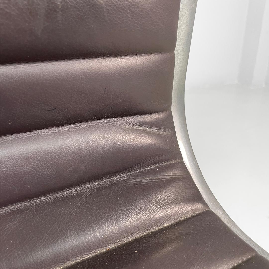 Italian modern leather office chair by Charles and Ray Eames for ICF, 1970s In Good Condition For Sale In MIlano, IT
