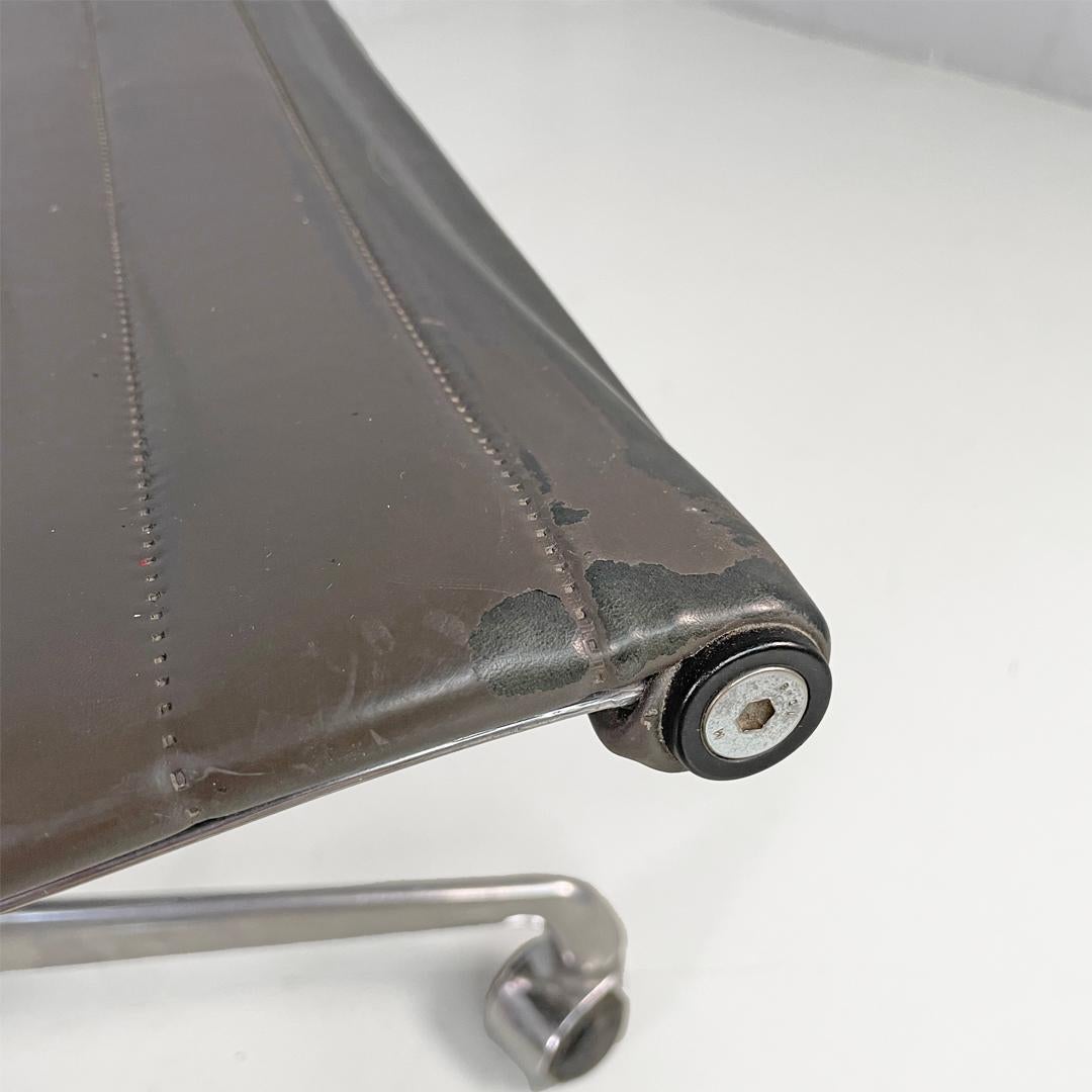 Italian modern leather office chair by Charles and Ray Eames for ICF, 1970s (Italienisch) im Angebot