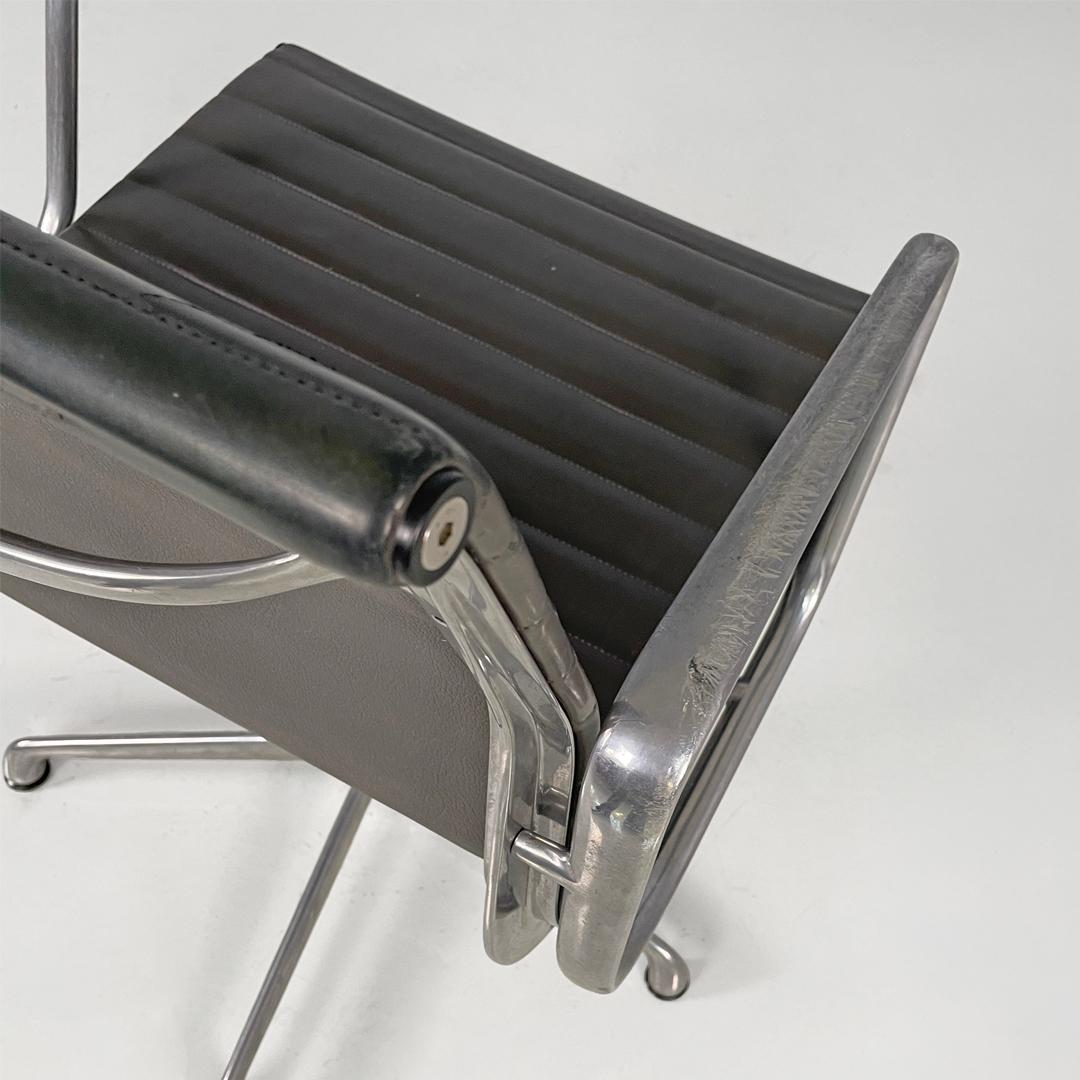 Italian modern leather office chair by Charles and Ray Eames for ICF, 1970s (Italienisch) im Angebot