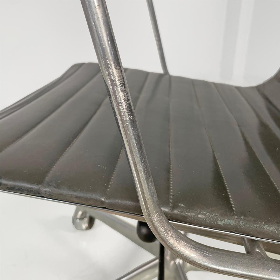 Italian modern leather office chair by Charles and Ray Eames for ICF, 1970s (Leder) im Angebot