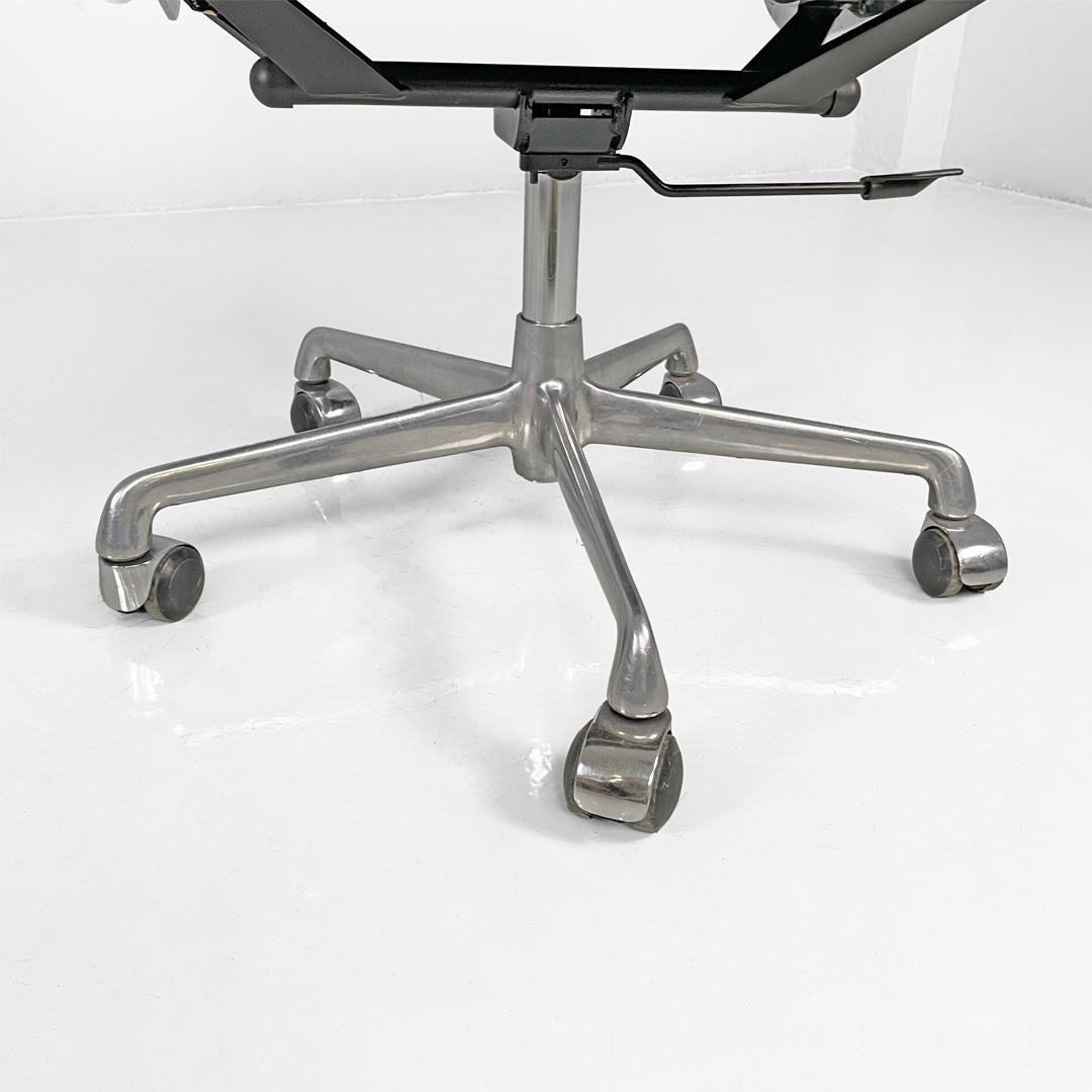 Italian modern leather office chair by Charles and Ray Eames for ICF, 1970s im Angebot 2