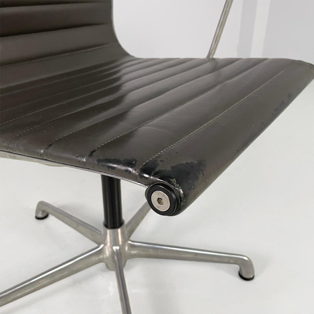Italian modern leather office chair by Charles and Ray Eames for ICF, 1970s im Angebot 2