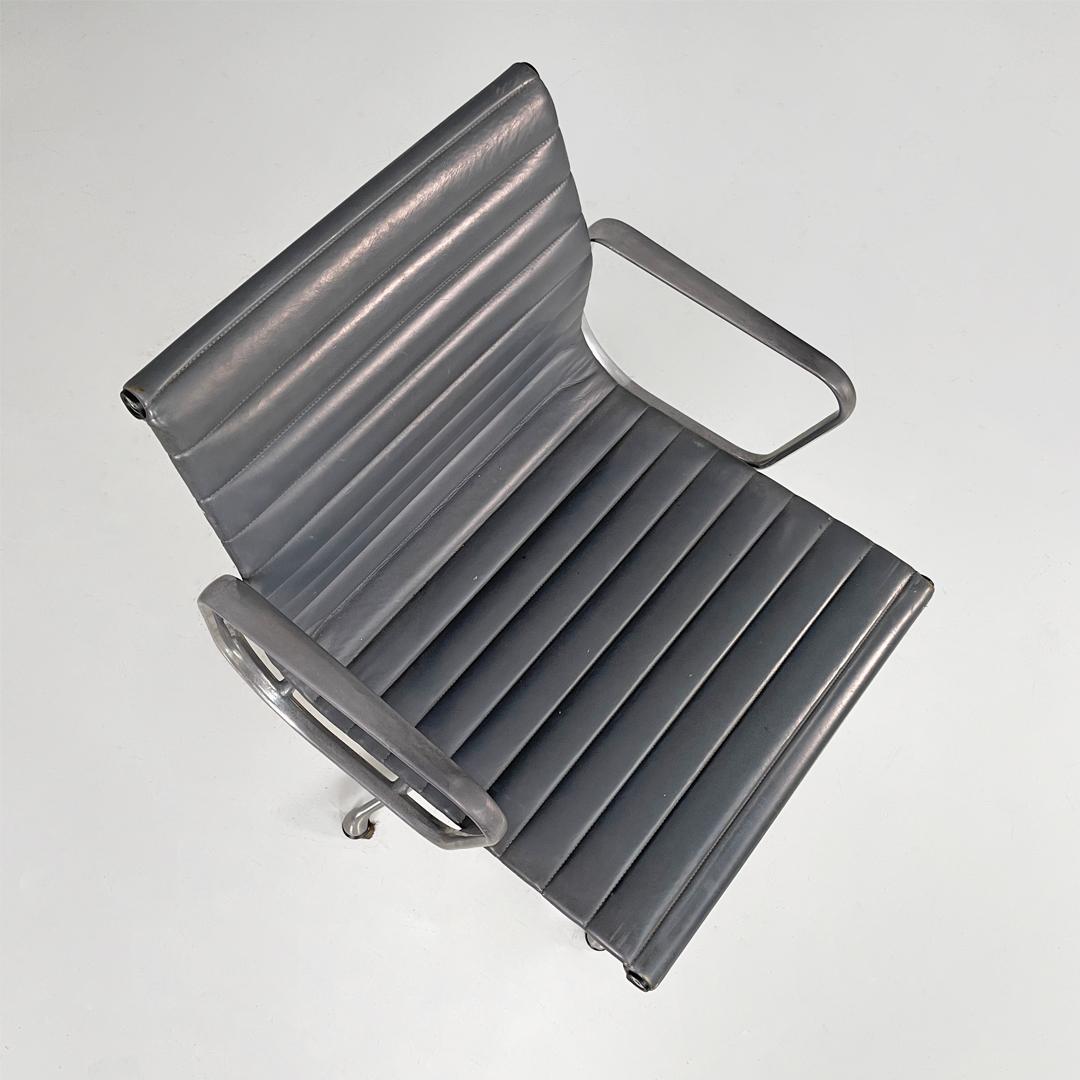 Italian modern leather office chairs by Charles and Ray Eames for ICF, 1970s im Angebot 13