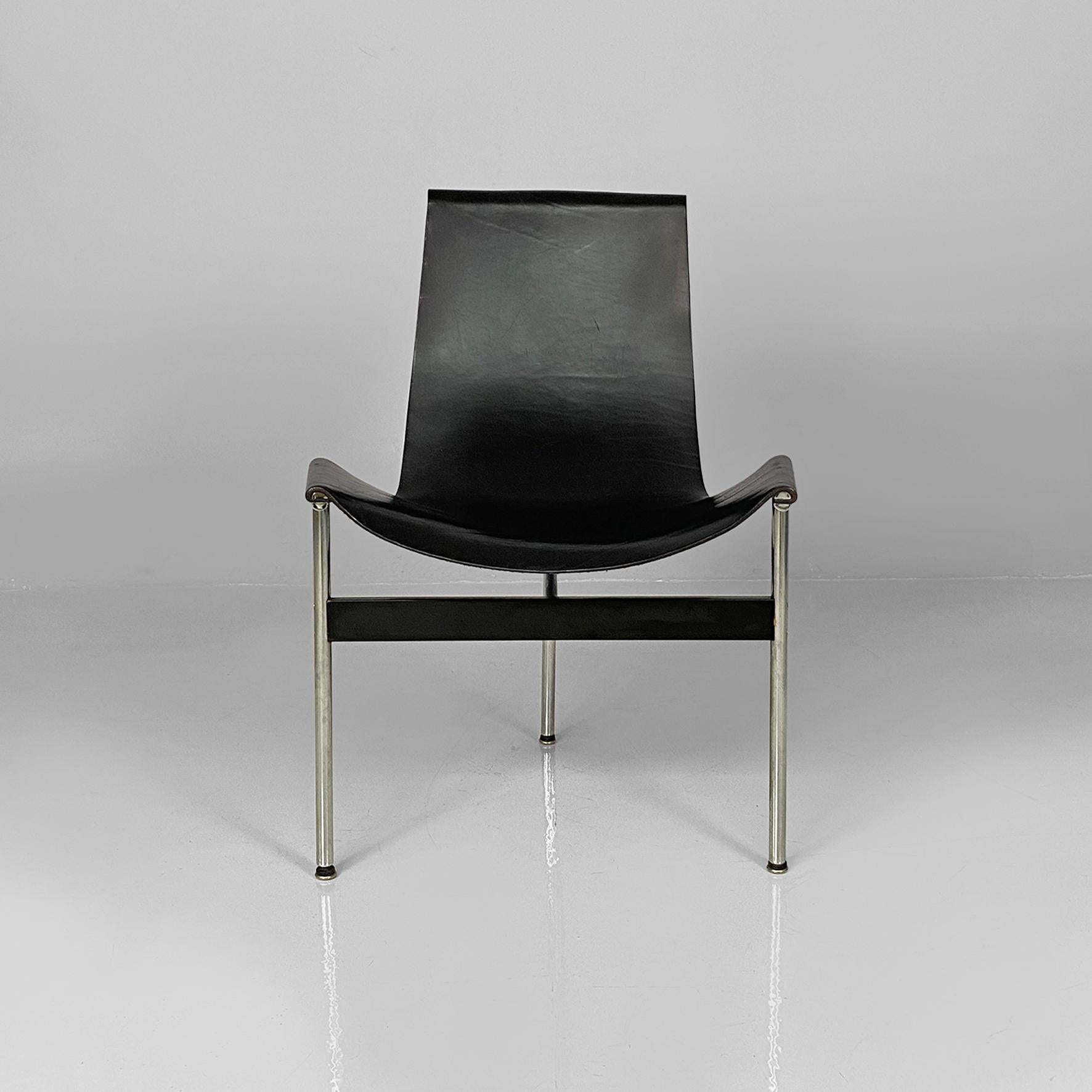 Italian modern steel and leather T chairs by Katavolos, Douglas and Kelley for ICF, 1960s
Set of six chairs model T, also known as 3LC model thanks to the three legs that compose their bottom structure, with chromed steel and black painted metal,