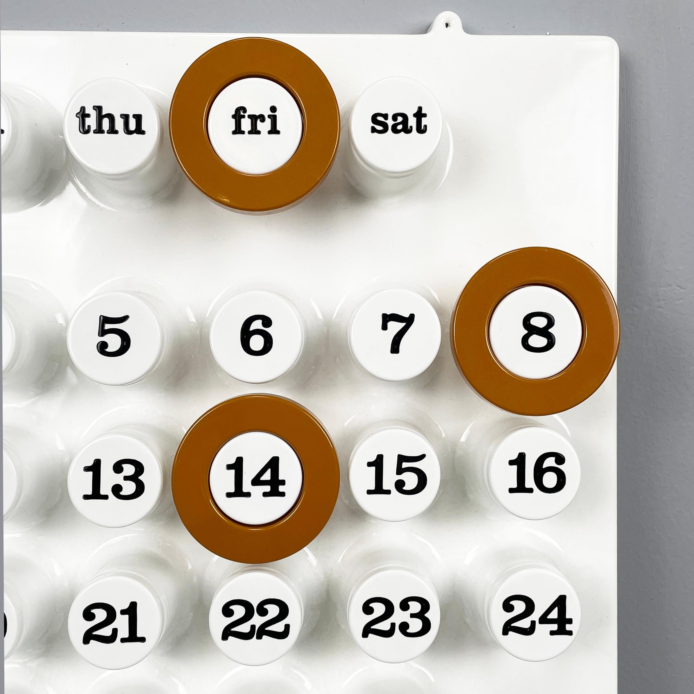 Modern Italian modern light brown rings for perpetual wall calendar by Ring A Date 2020 For Sale