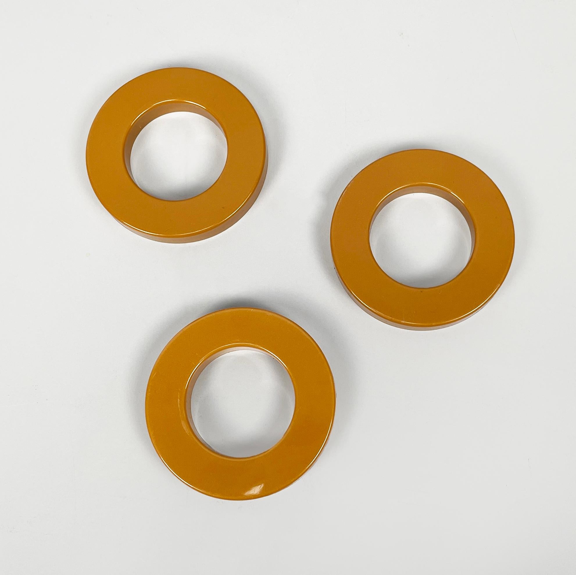 Plastic Italian modern light brown rings for perpetual wall calendar by Ring A Date 2020 For Sale