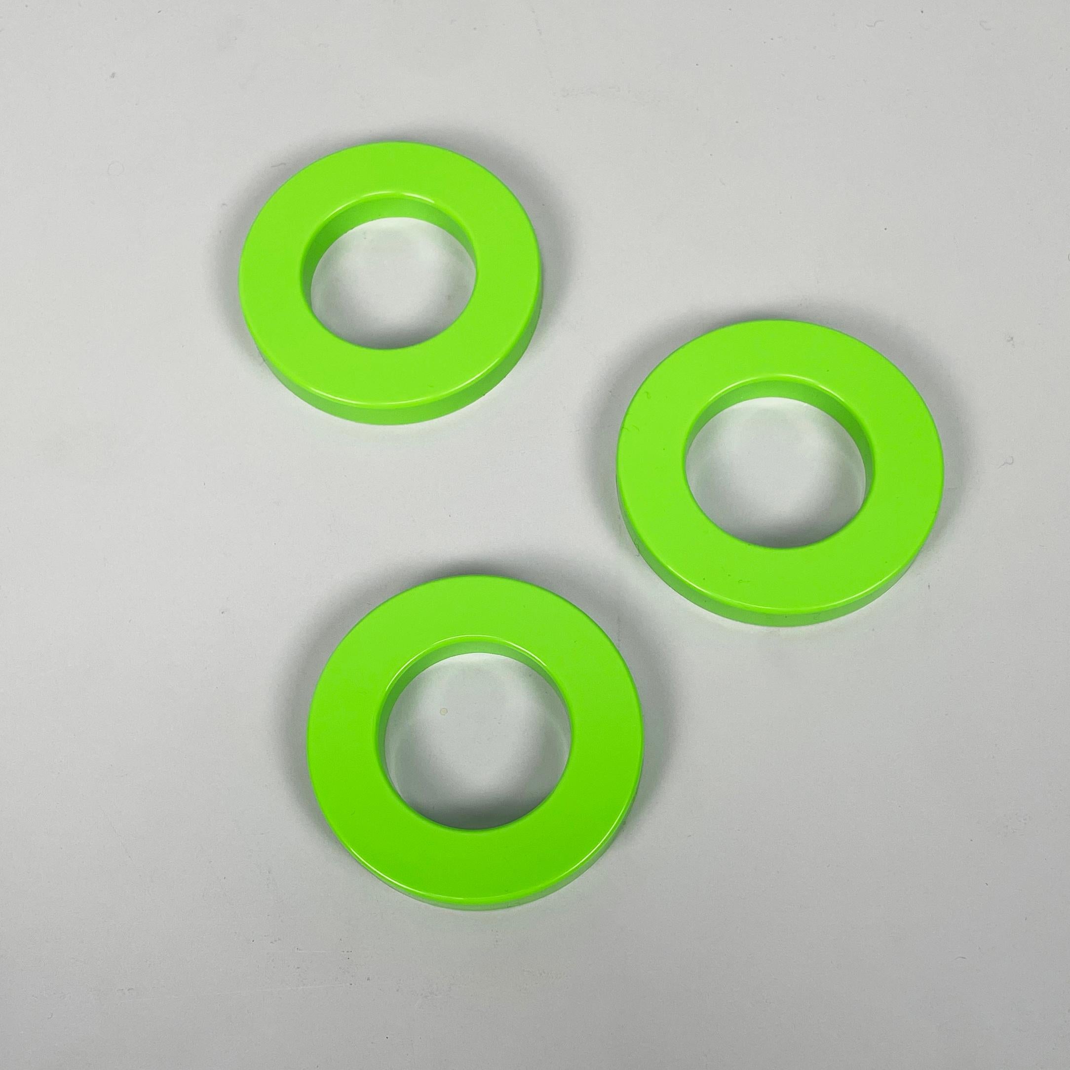 Plastic Italian modern light green rings for perpetual wall calendar by Ring A Date 2020 For Sale