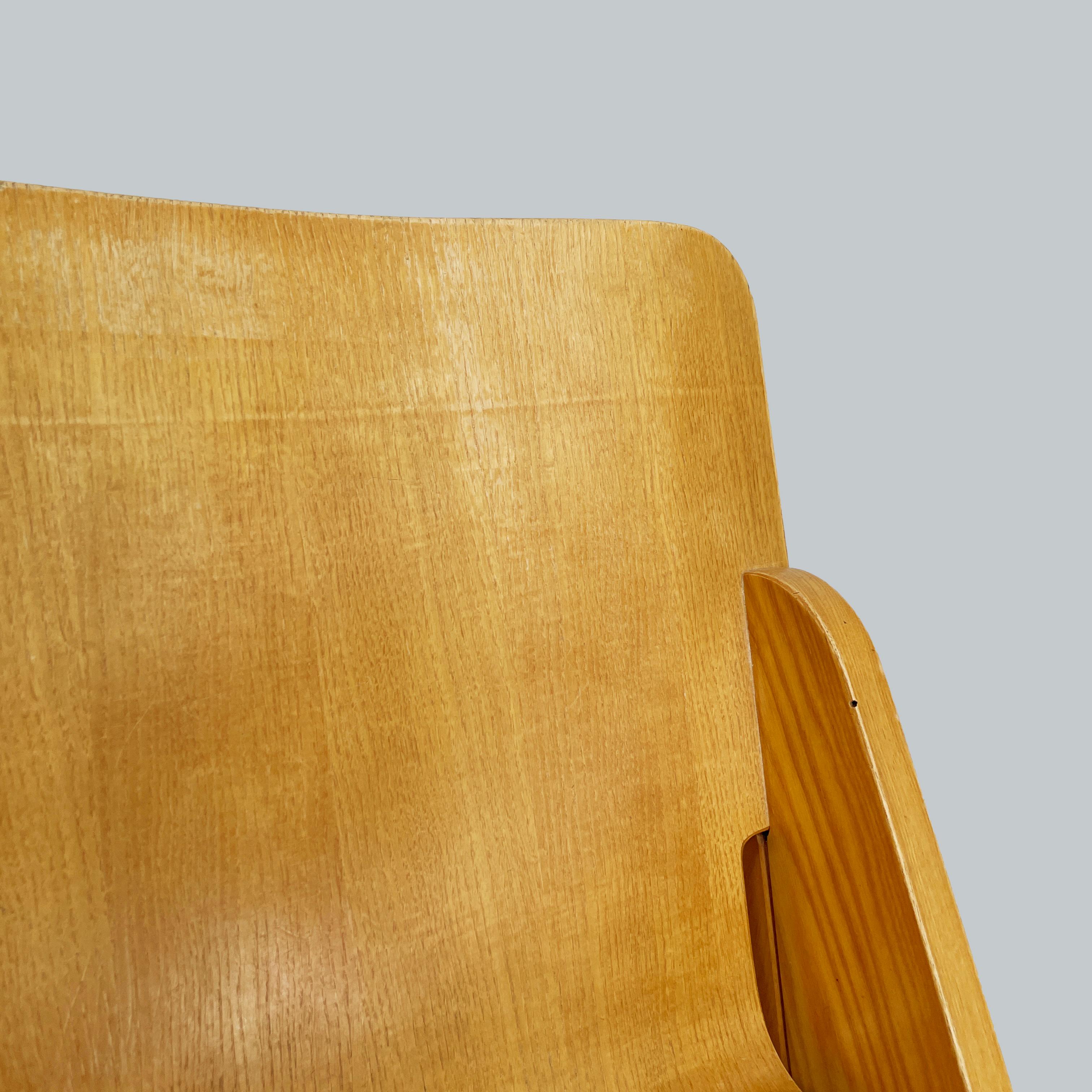 Italian modern Light wood Chairs Peota by Gigi Sabadin, 1970s For Sale 7