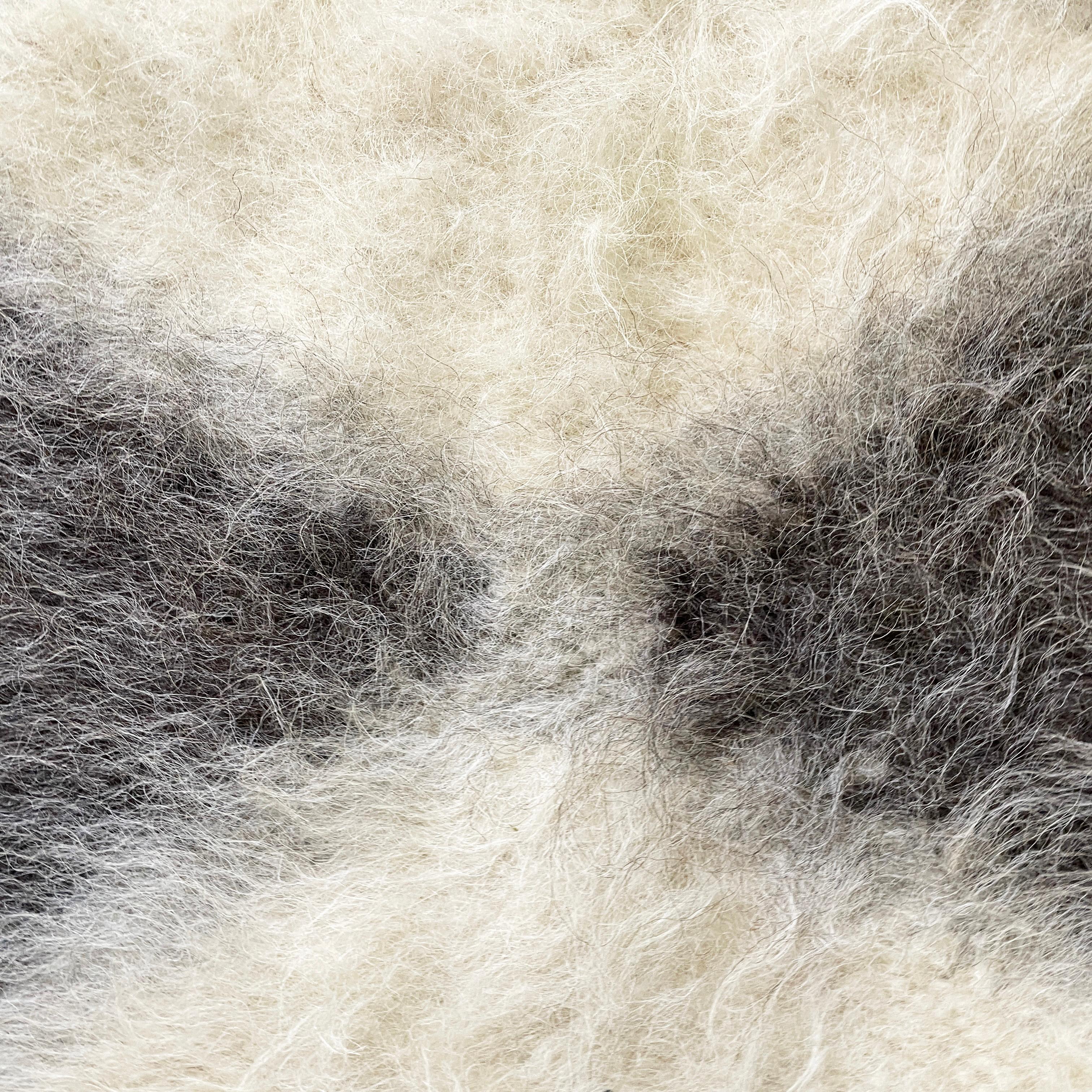 Tapis moderne italien à longs poils en laine d'alpaga marron et beige, années 1980 en vente 2