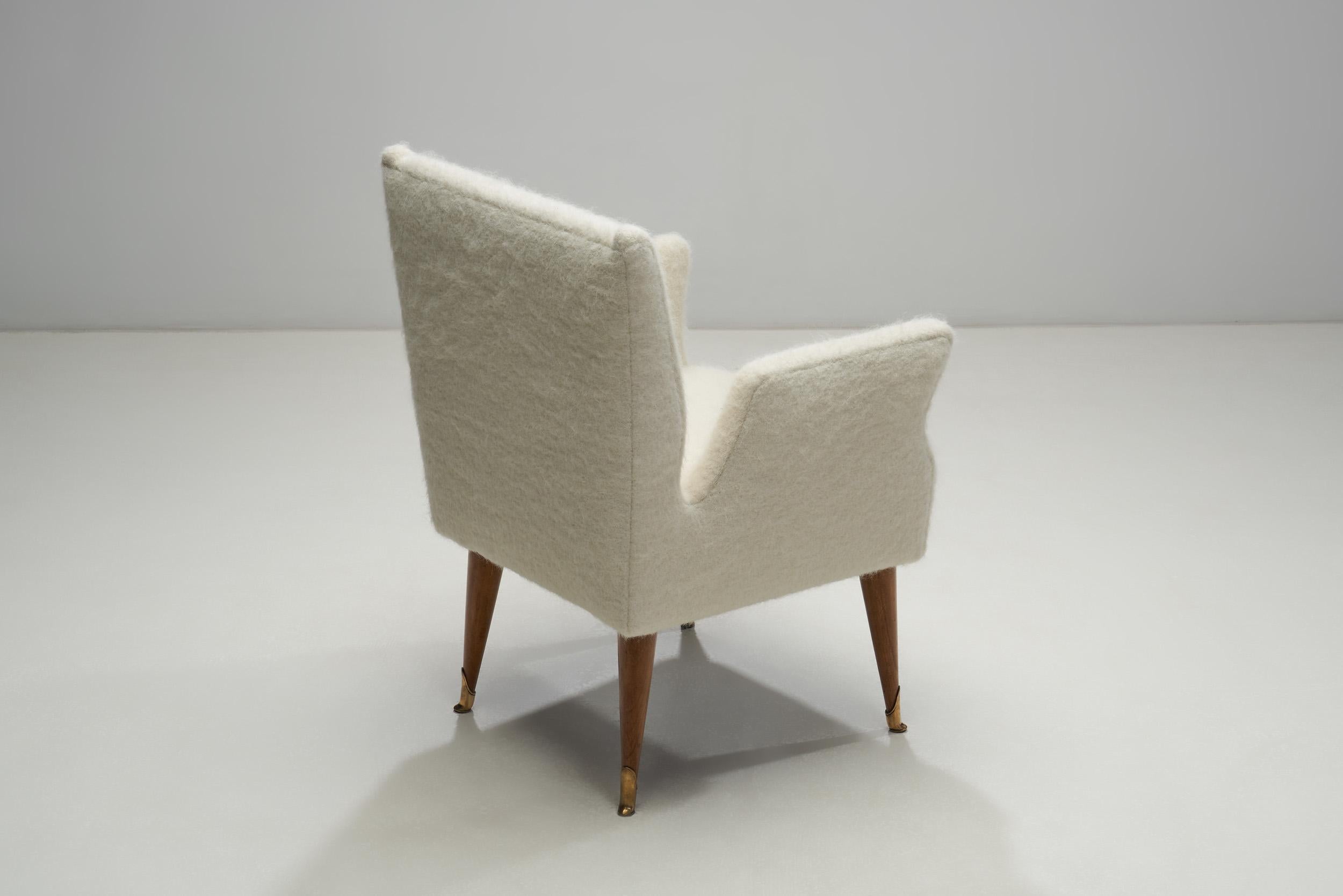 Fabric Italian Modern Lounge Chairs Attributed to Melchiorre Bega, Italy ca 1950s For Sale