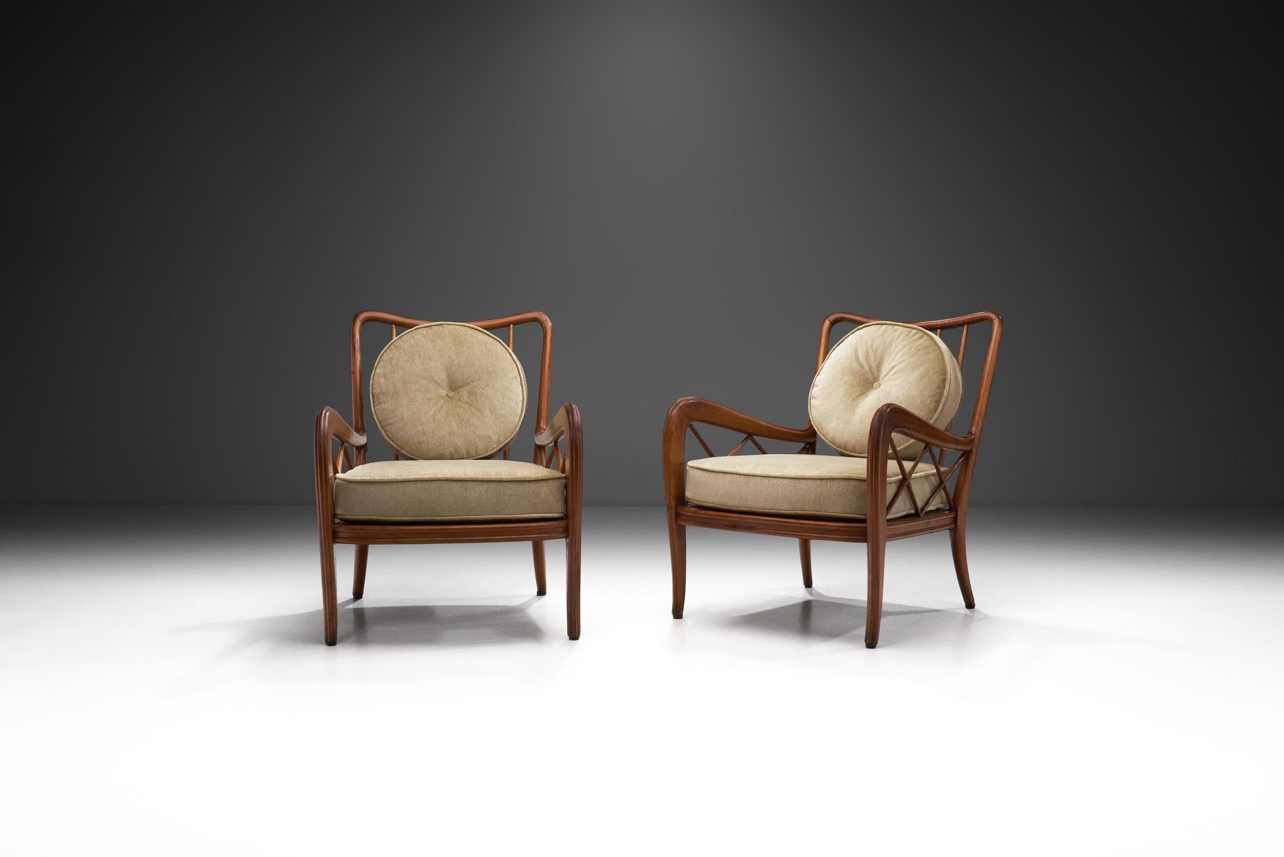 Mid-Century Modern Italian Modern Lounge Chairs Attributed to Paolo Buffa, Italy 1940s