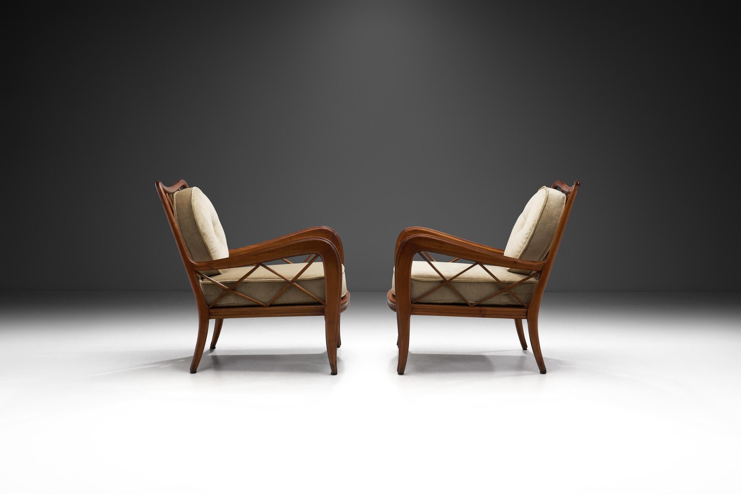 Mid-20th Century Italian Modern Lounge Chairs Attributed to Paolo Buffa, Italy 1940s