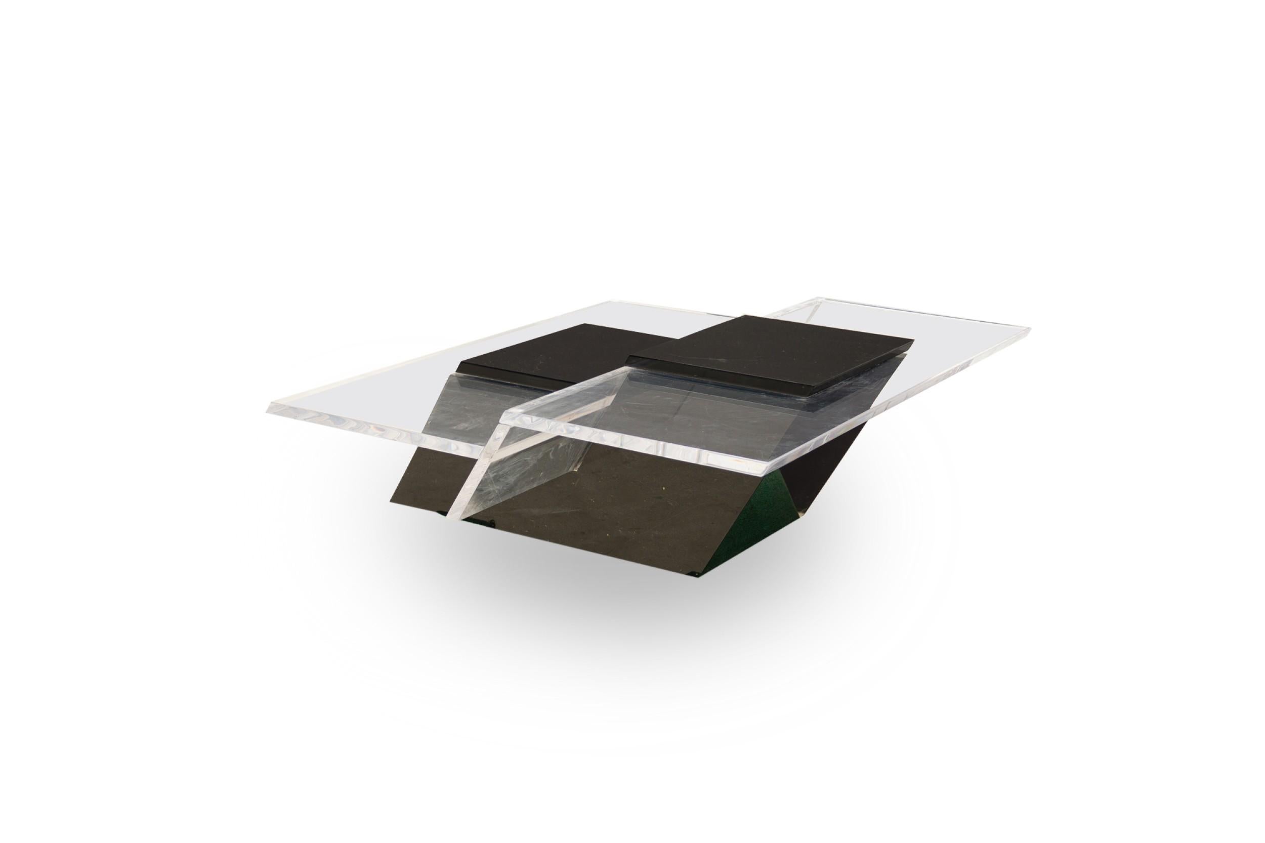 Moderner italienischer Couchtisch aus Lucite und Lack, Saporiti (Lackiert) im Angebot