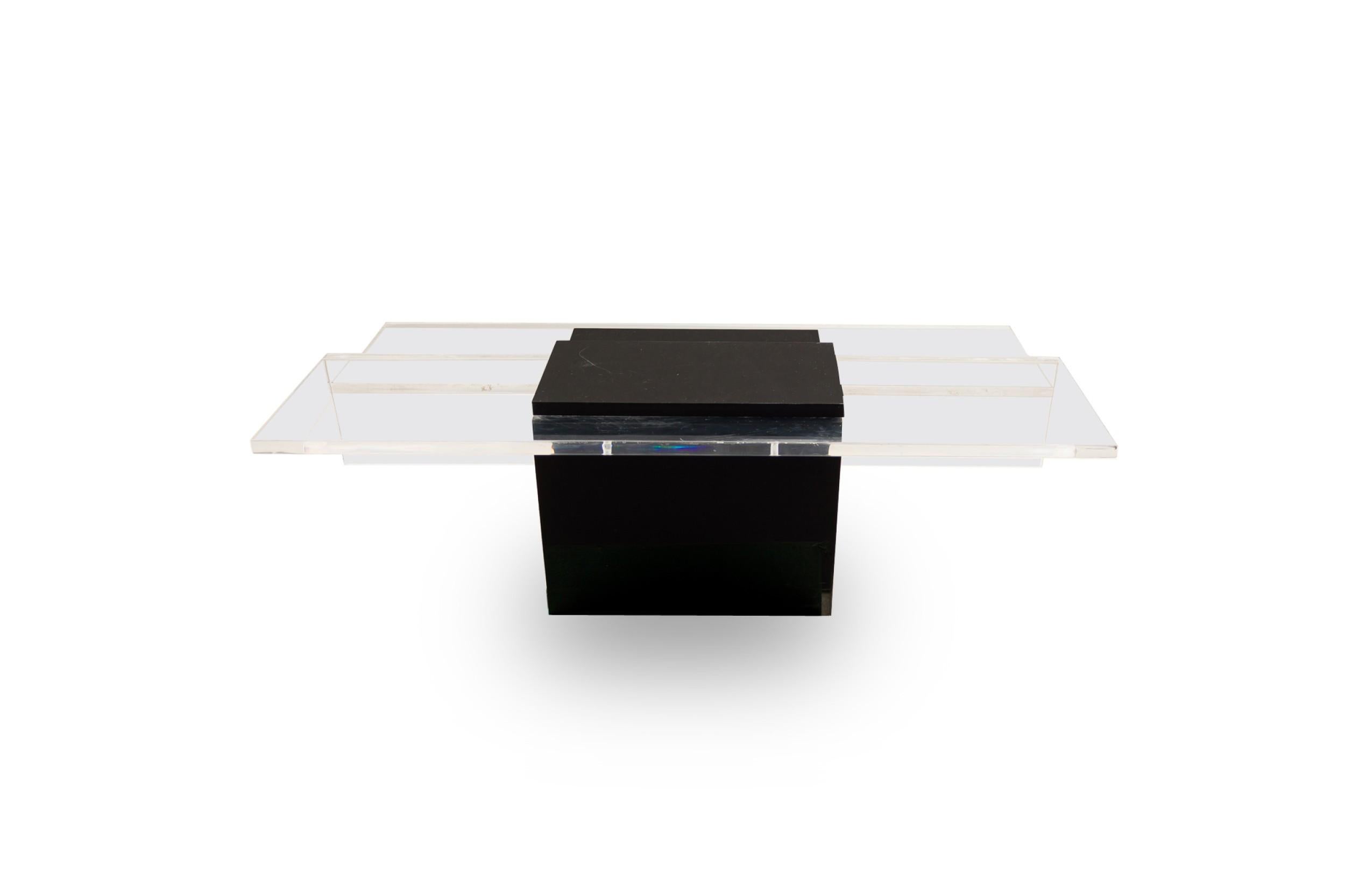 Moderner italienischer Couchtisch aus Lucite und Lack, Saporiti im Zustand „Gut“ im Angebot in Queens, NY
