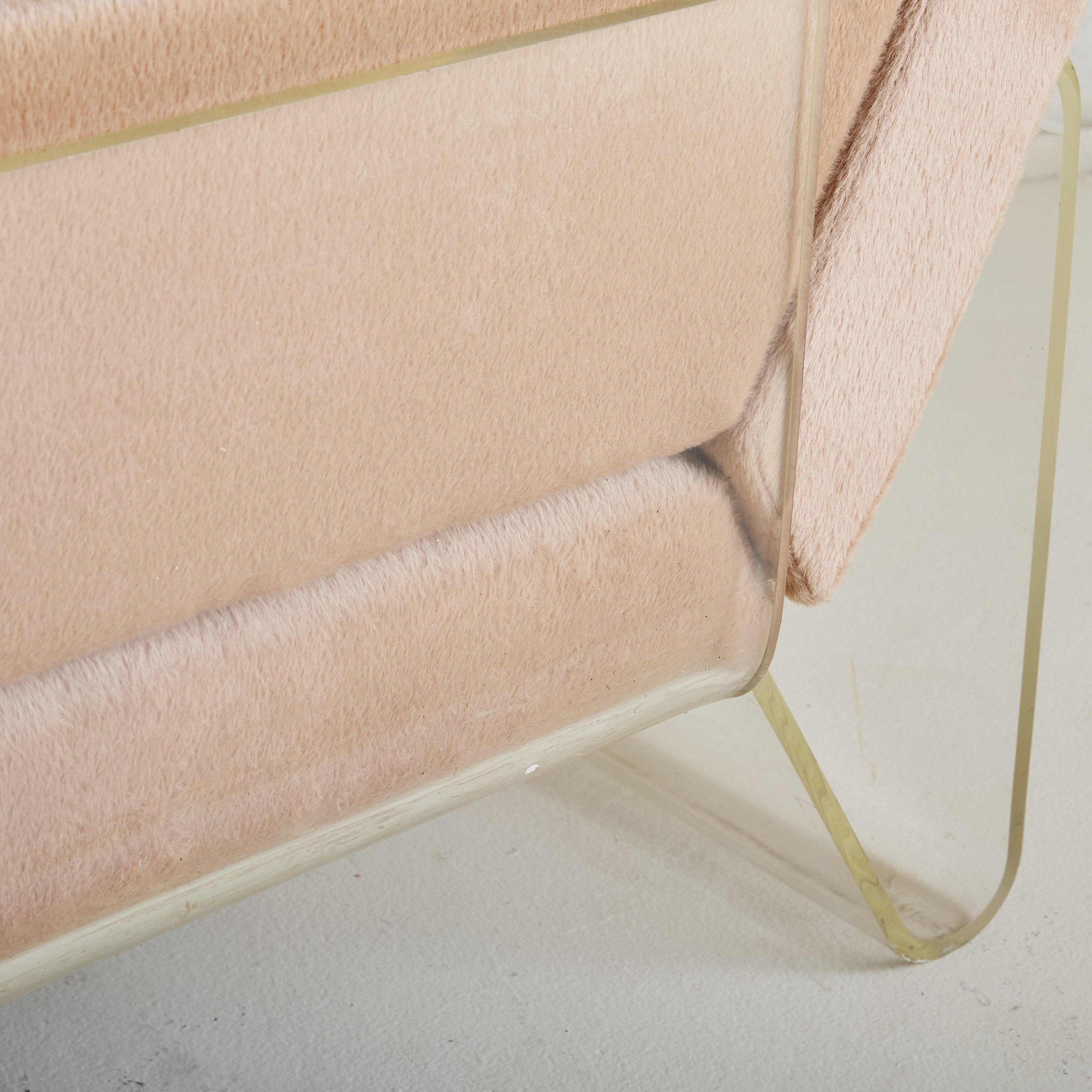 Silla de salón italiana moderna de lucita en alpaca caramelo claro, años 70 - 2 Disponibles en venta 2