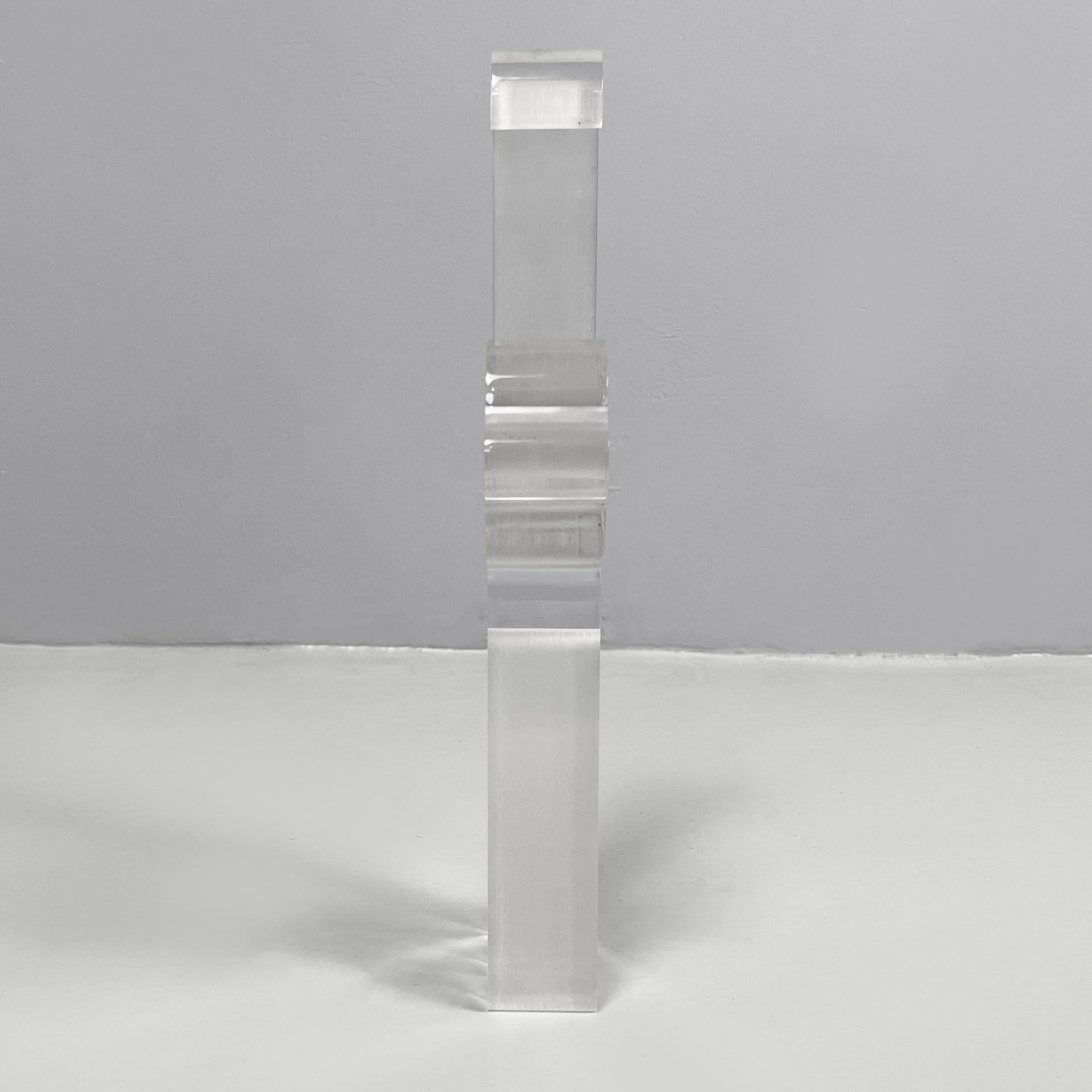 Italian modern lucite sculpture by Silvio Russo for Guzzini, 1970s In condizioni buone in vendita a MIlano, IT