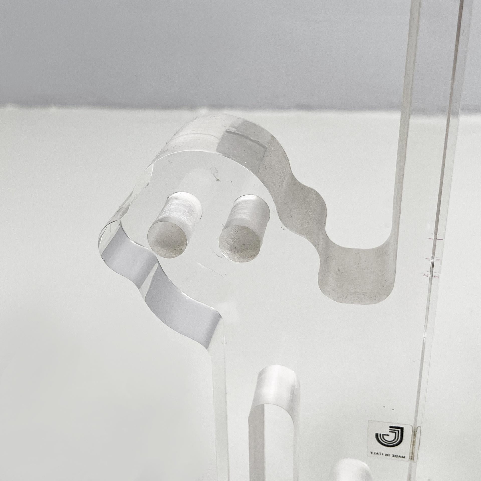 Late 20th Century Italian modern lucite sculpture by Silvio Russo for Guzzini, 1970s in vendita