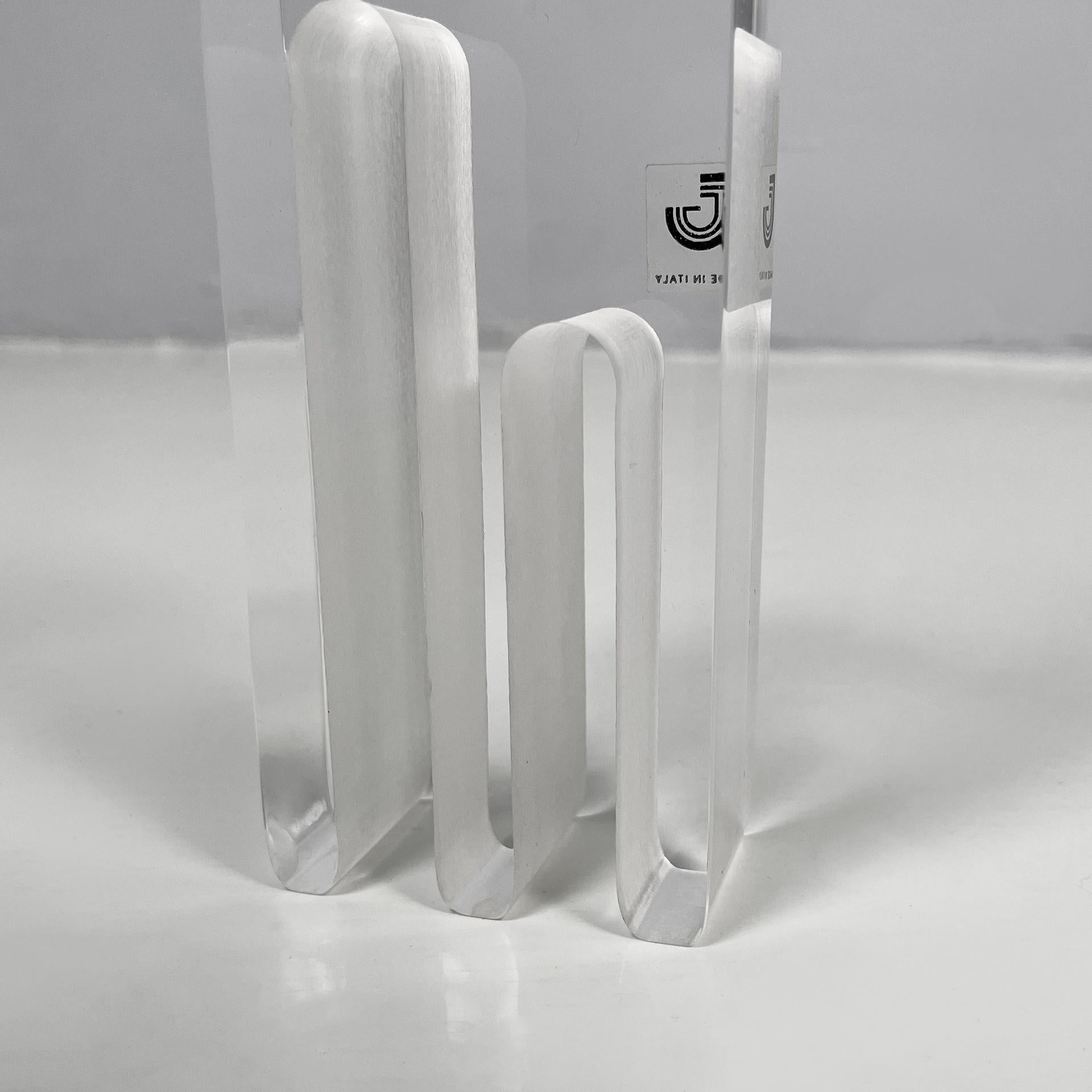 Italian modern lucite sculpture by Silvio Russo for Guzzini, 1970s in vendita 3