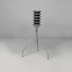 Porte-revues moderne italien « Omero », créé par Francisco Gomez Paz pour Driade, années 2000