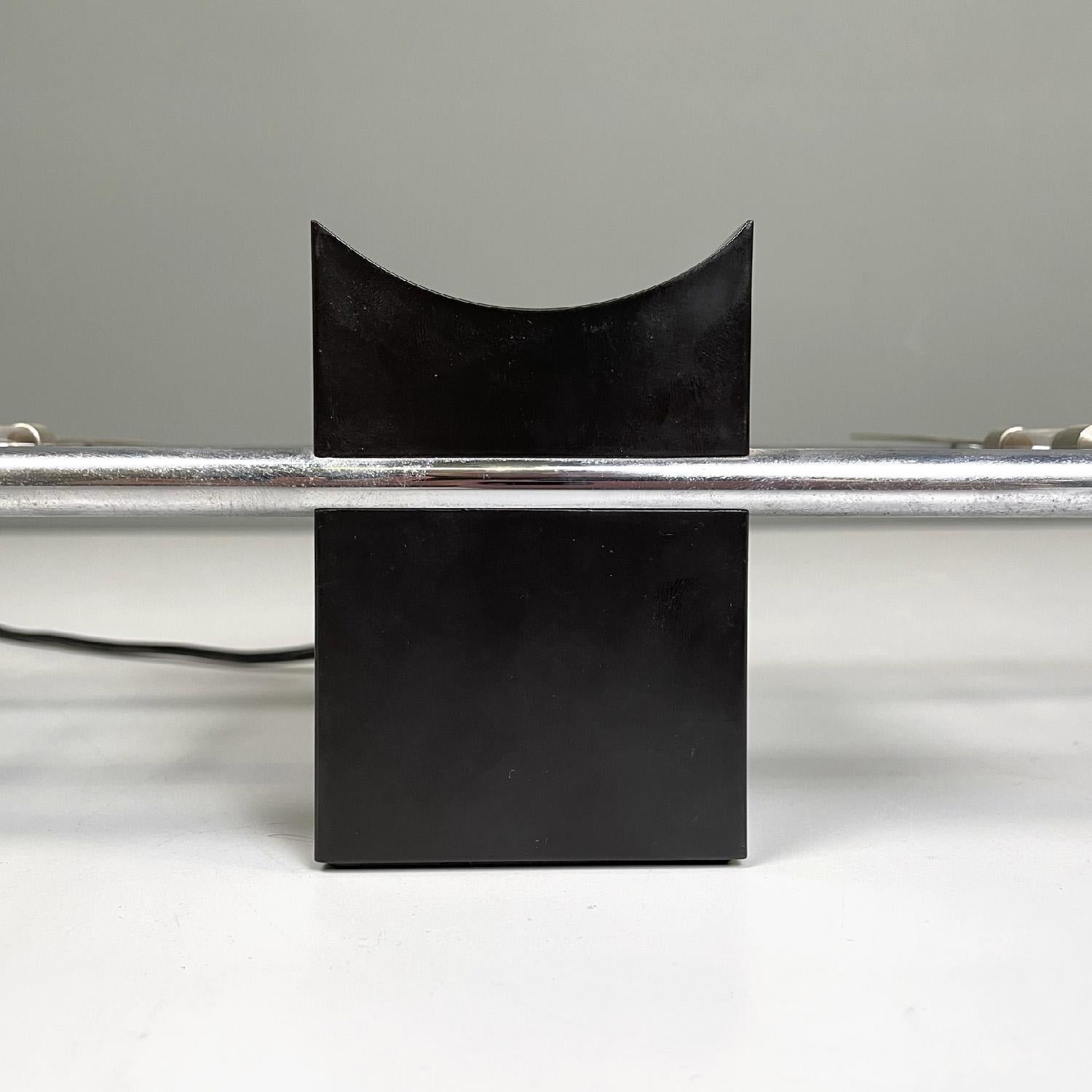 Italian modern magnetic table lamp by Theodore Waddell for Zanotta, 1971 For Sale 5