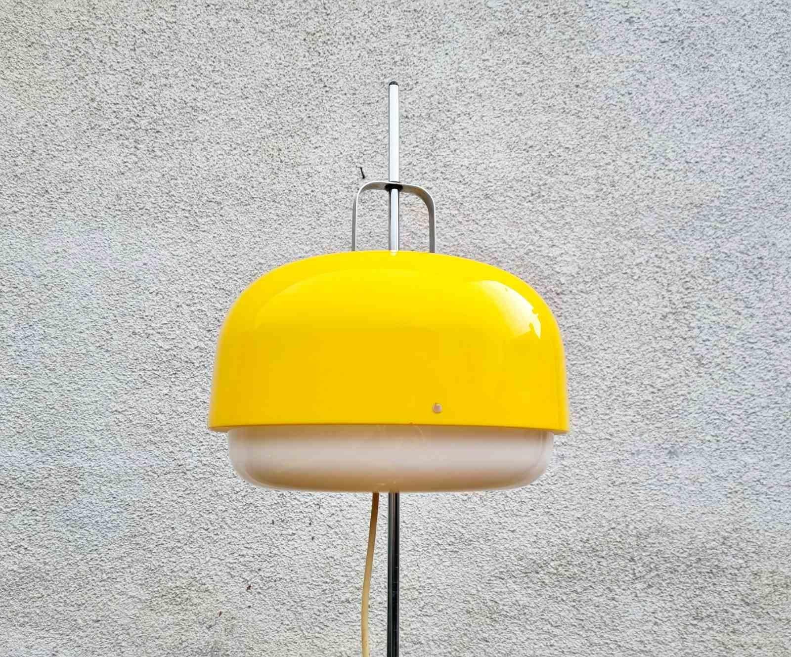 Italian Modern Medusa Floor Lamp, Design Luigi Massoni for Guzzini, Italy 70s For Sale 9