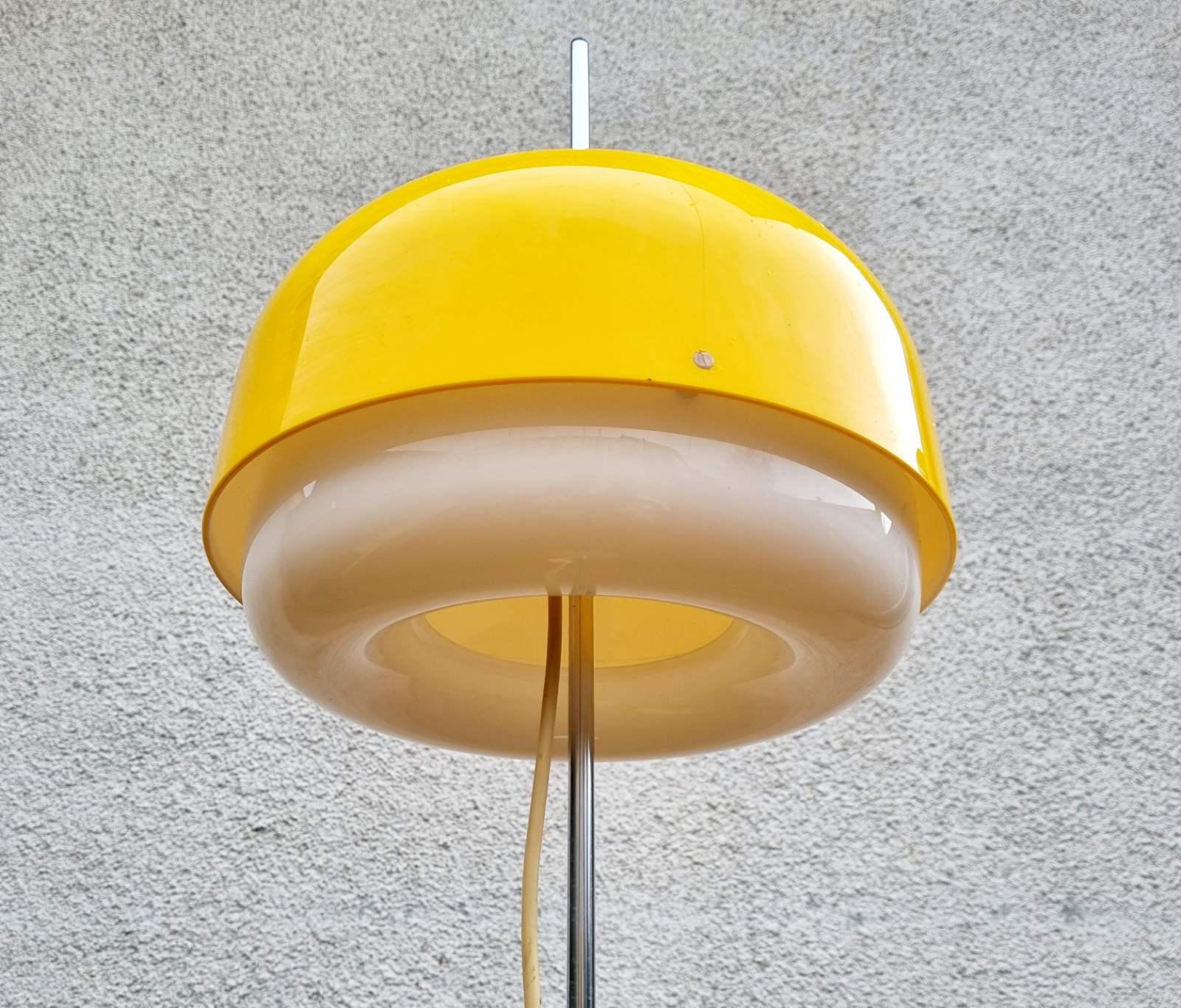 Italian Modern Medusa Floor Lamp, Design Luigi Massoni for Guzzini, Italy 70s For Sale 2