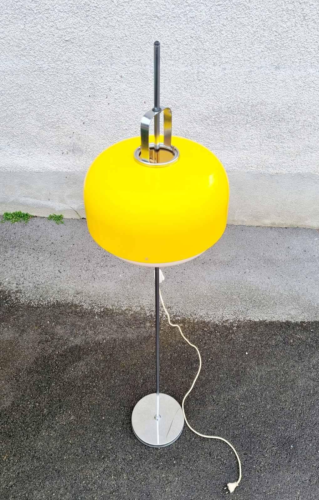 Italian Modern Medusa Floor Lamp, Design Luigi Massoni for Guzzini, Italy 70s For Sale 3