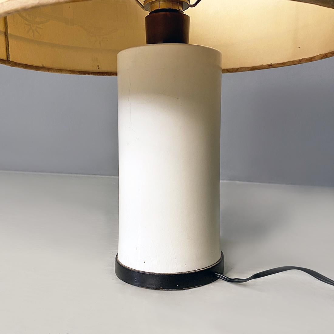 Fin du 20e siècle Lampe de bureau moderne italienne en mtal et parchemin dans le style de Fornasetti, annes 1960 en vente
