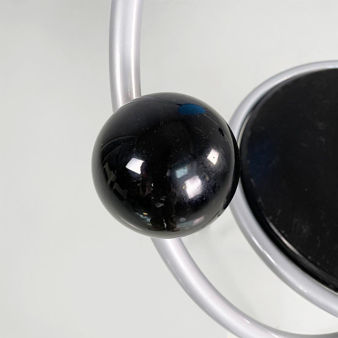 Chaise moderne italienne en métal et en bois First by Michele de Lucchi for Memphis, 1983 en vente 12