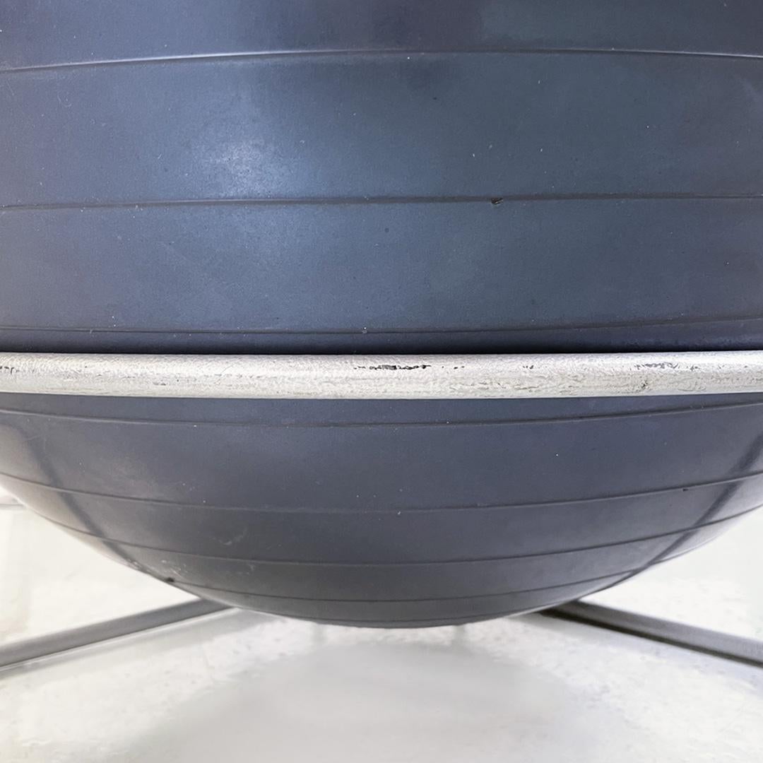 Fauteuil moderne italien à boules bleues San Siro conçu par Fabrizio Ballardini, 1995 5