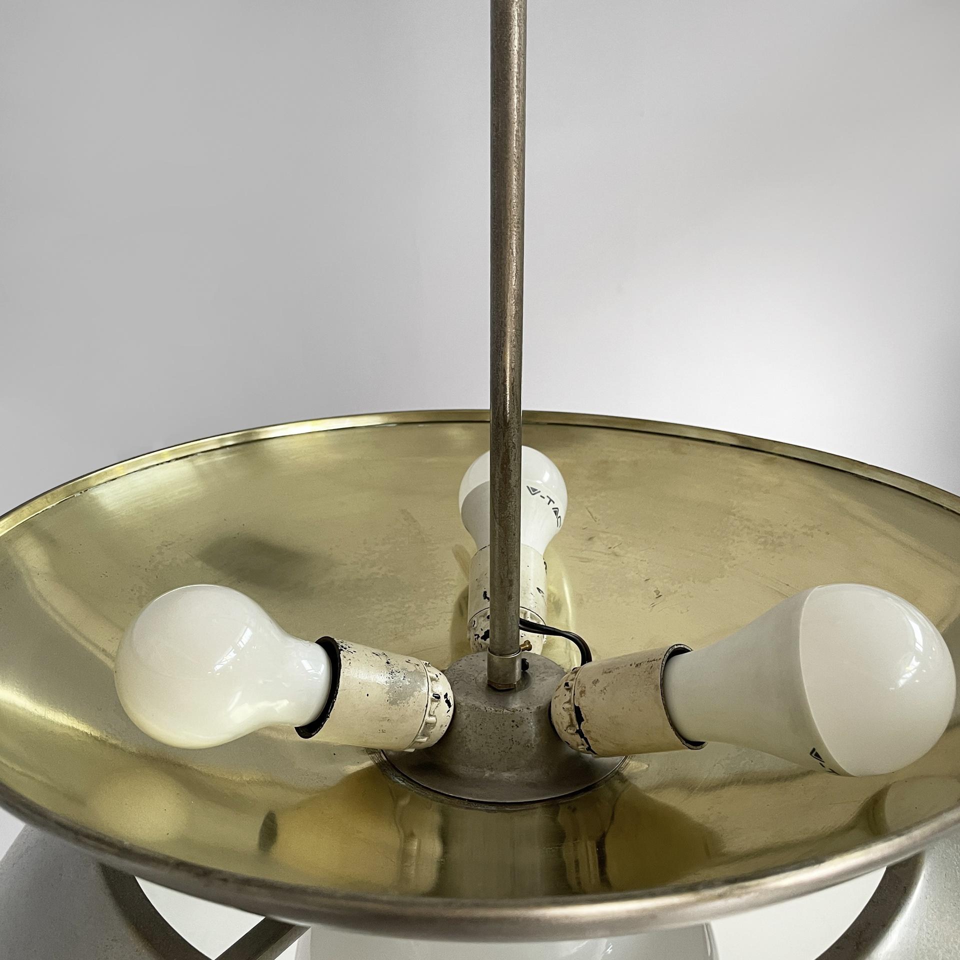 Lampadario moderno italiano in metallo Cetra di Vico Magistretti per Artemide, anni '70 in vendita 10